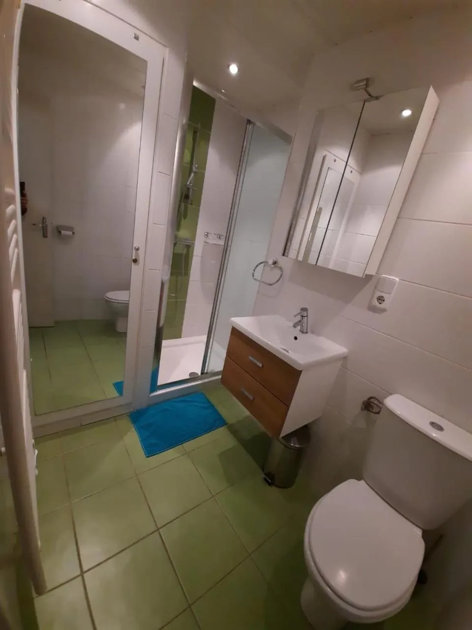 Shower in Altissim Tres Estrelles