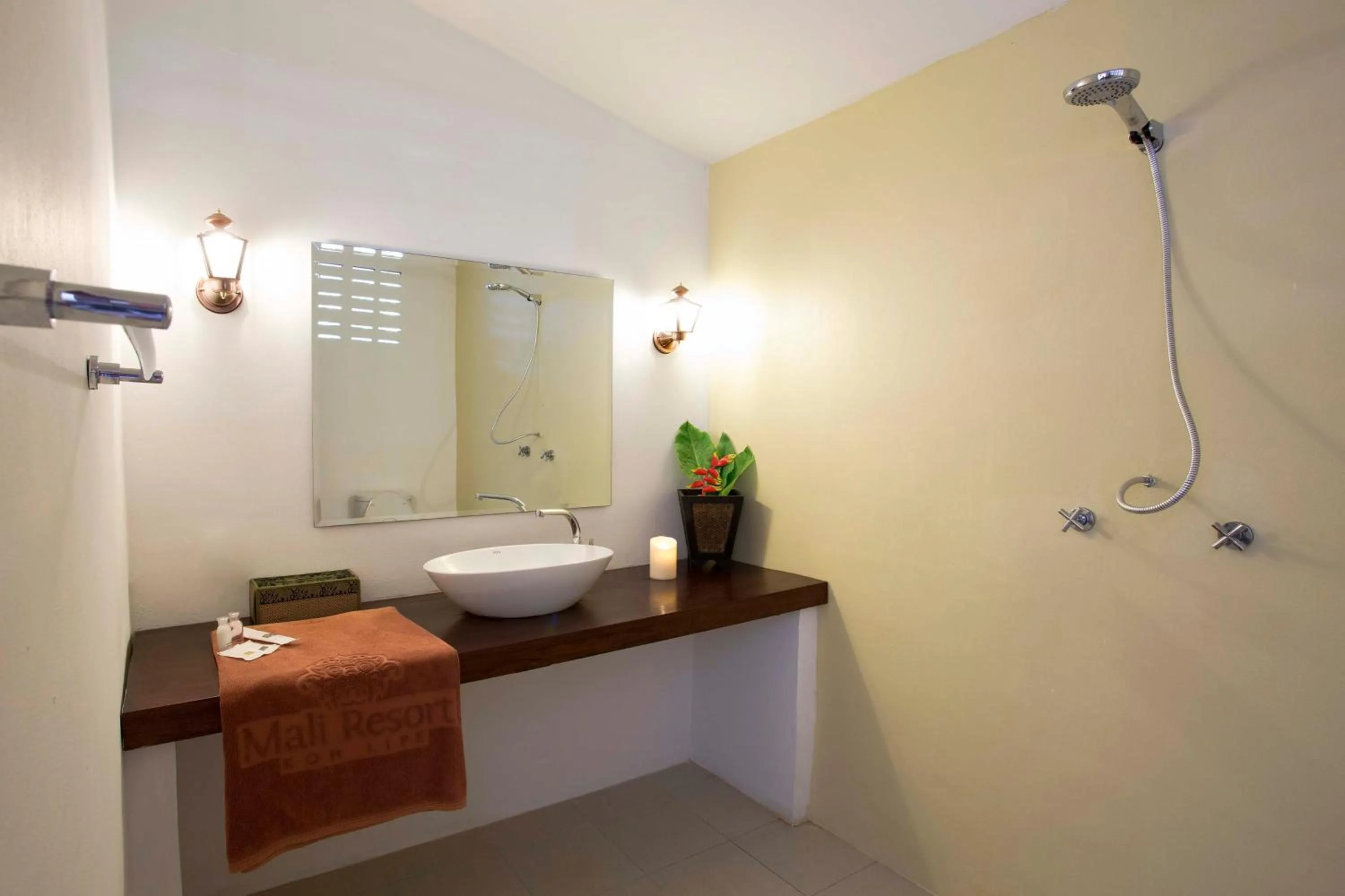 Bathroom in Mali Resort Pattaya Beach Koh Lipe