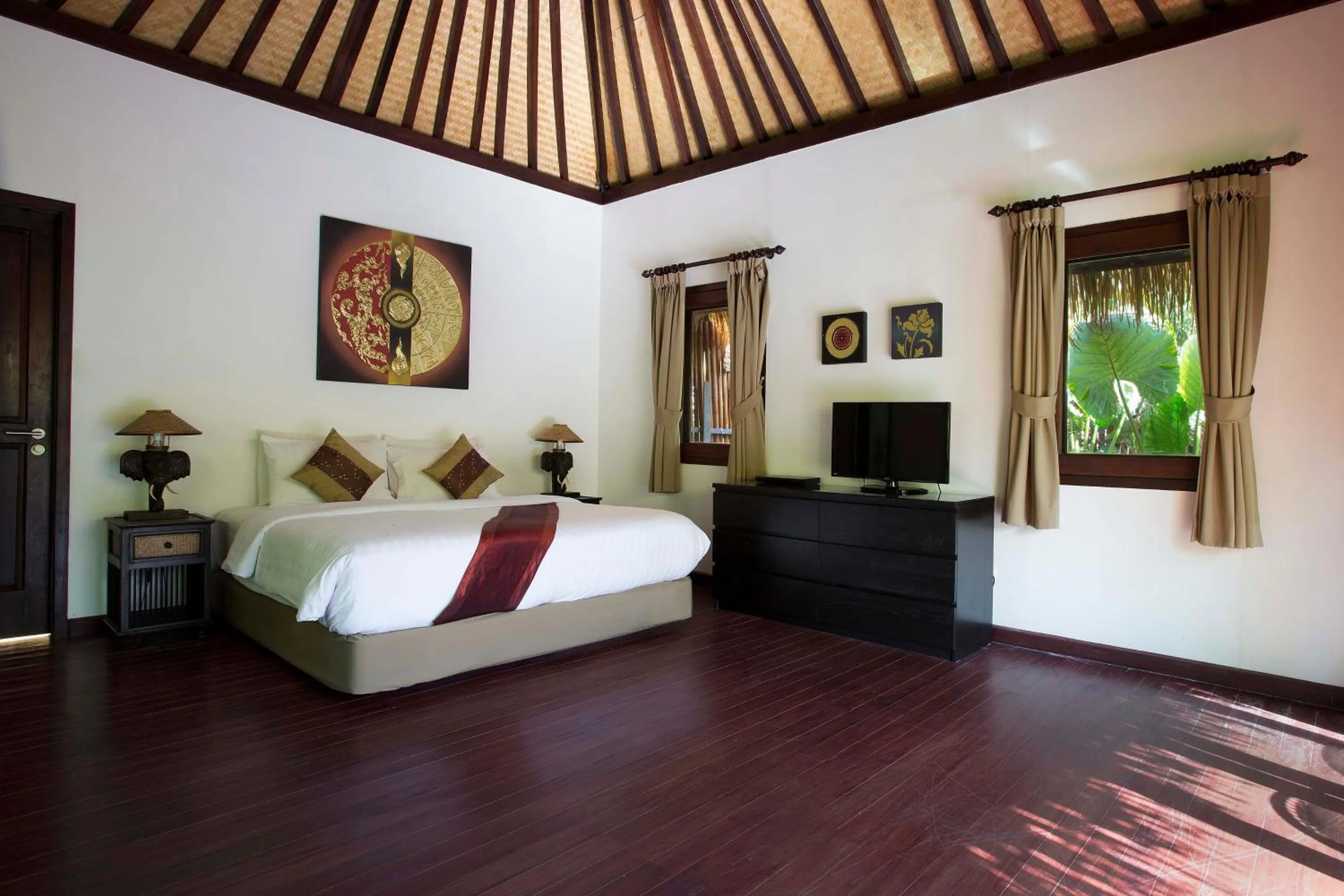 Bed in Mali Resort Pattaya Beach Koh Lipe