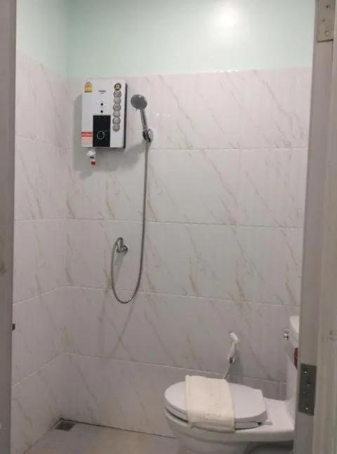 Shower in Makan Resort