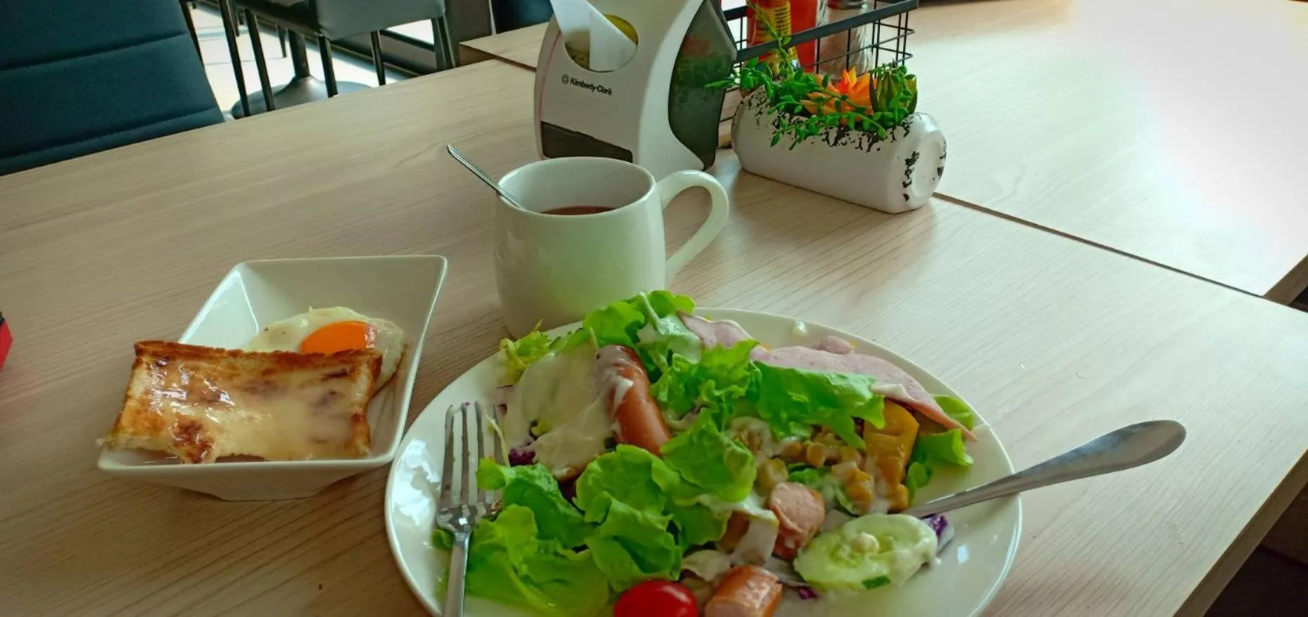 Breakfast in Makan Resort