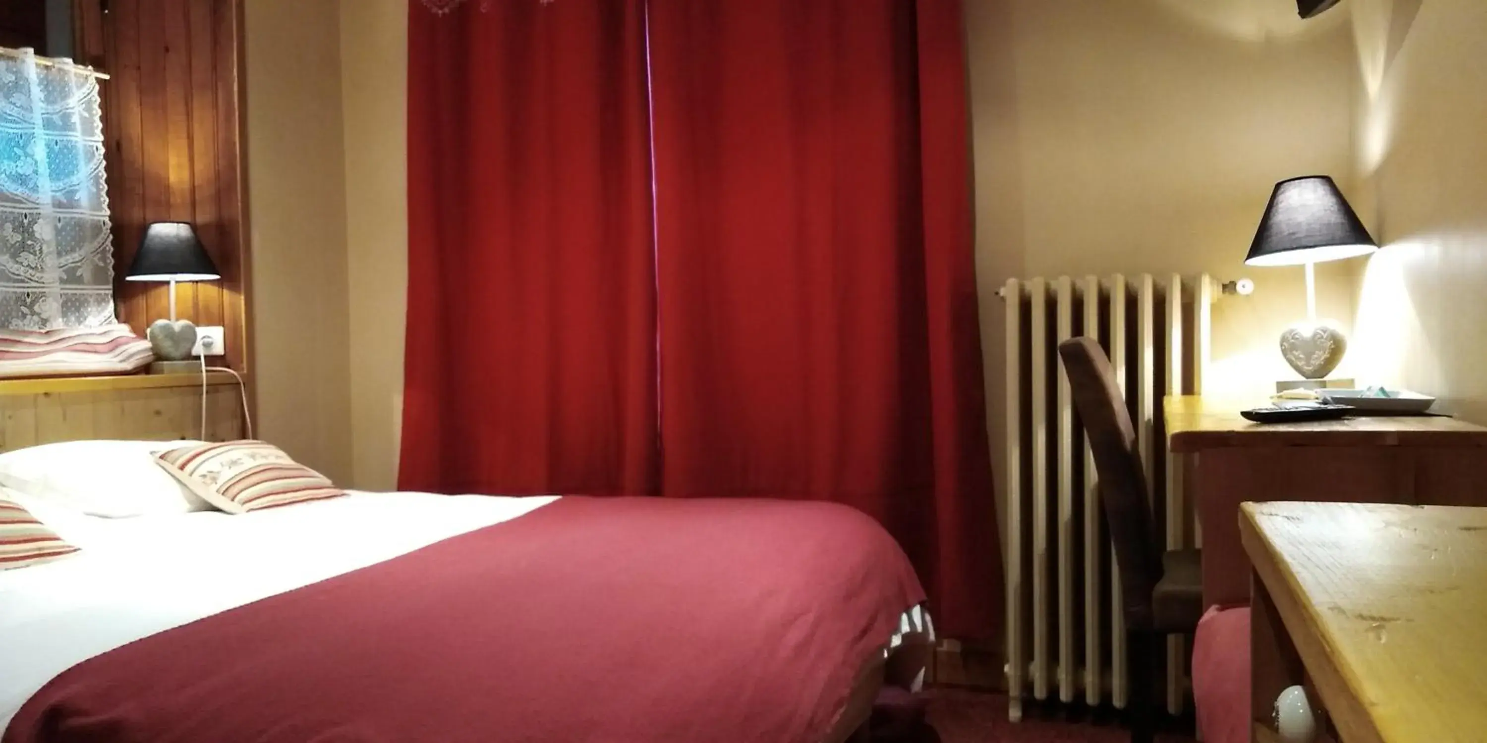 Small Double Room in Le Dôme Small Double Room in Le Dôme