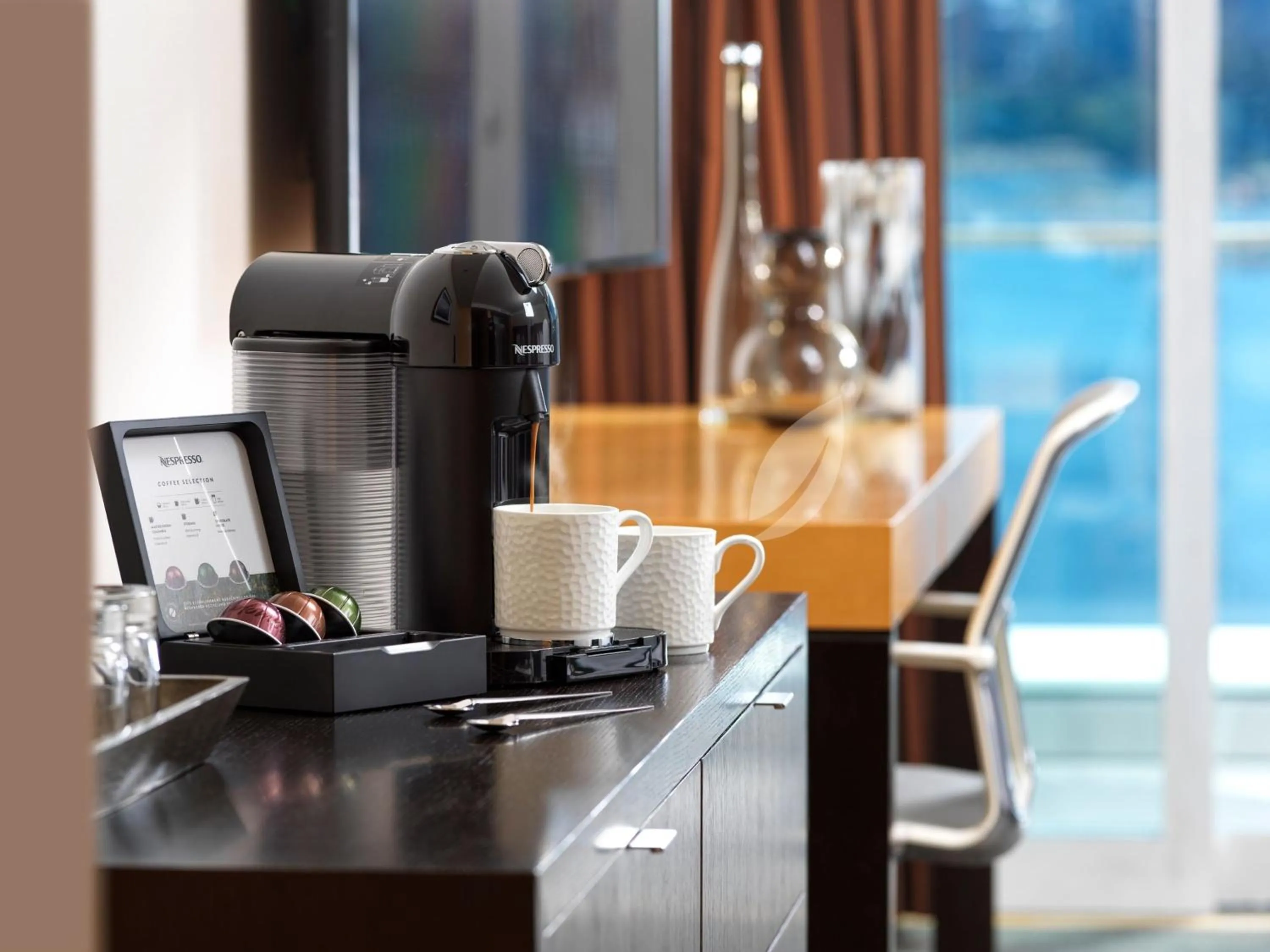 Coffee/tea facilities in Inn at Laurel Point