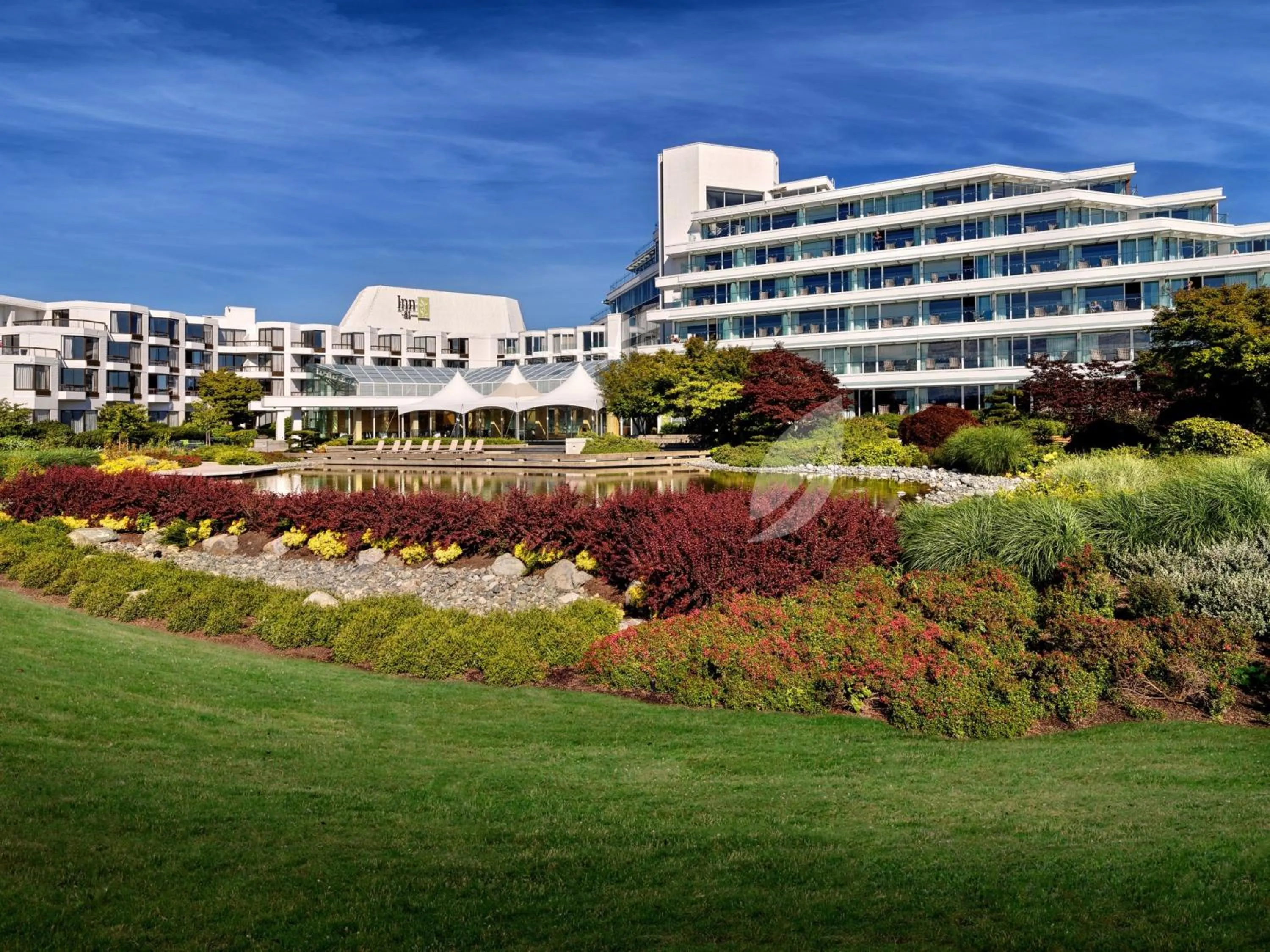 Property building in Inn at Laurel Point