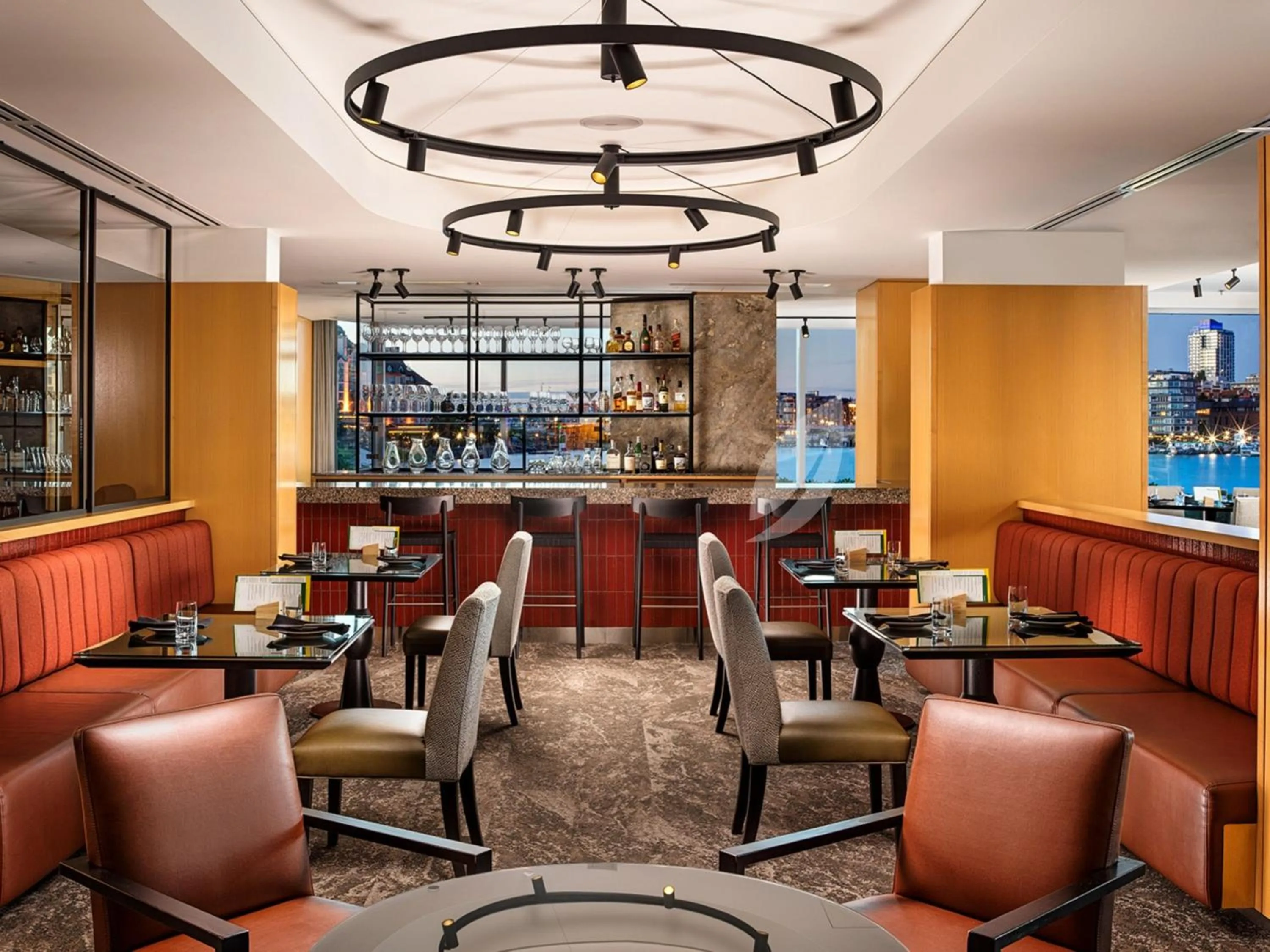 Restaurant/places to eat in Inn at Laurel Point