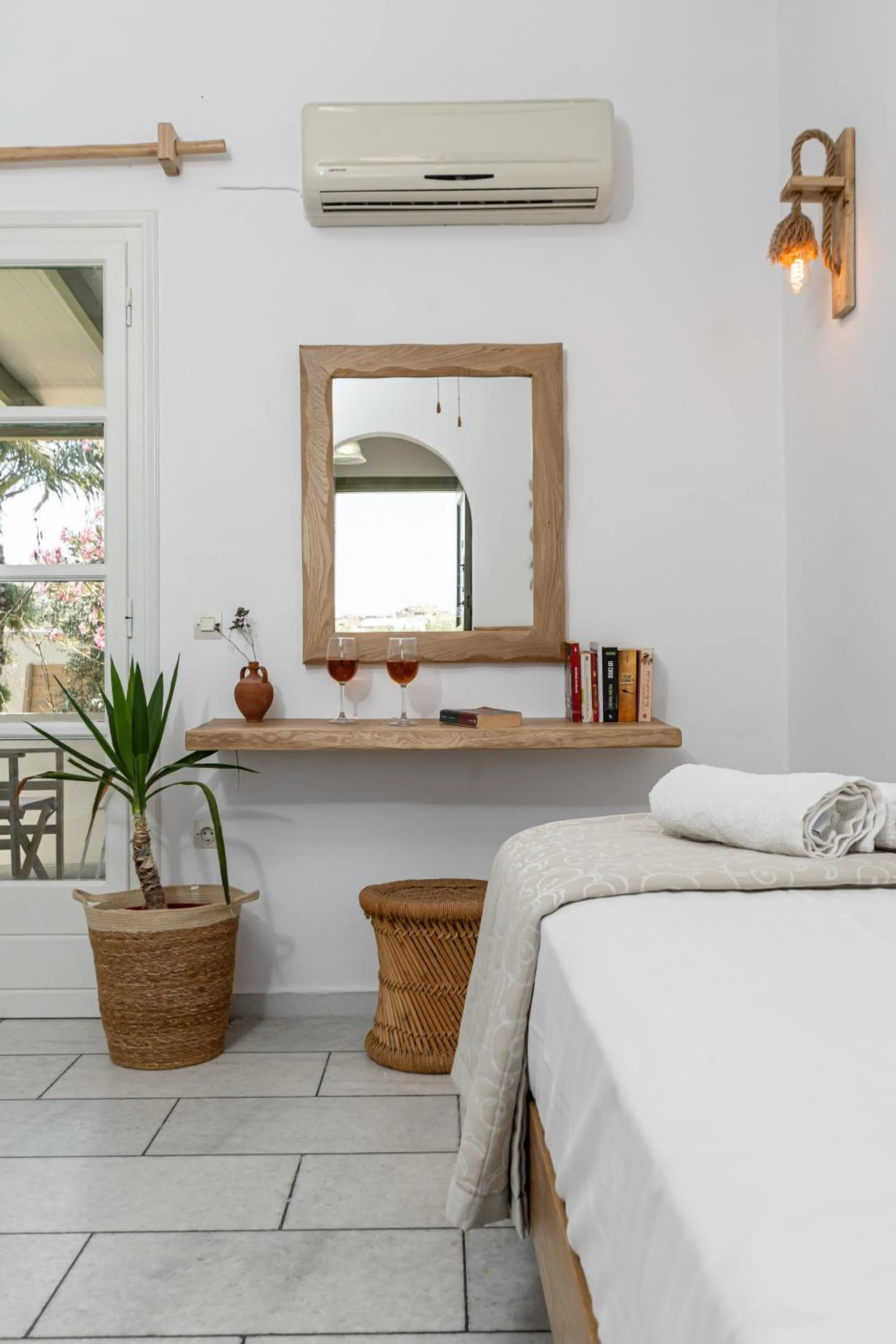 Bathroom, Bed in Studios Vrettos Beachfront Hotel