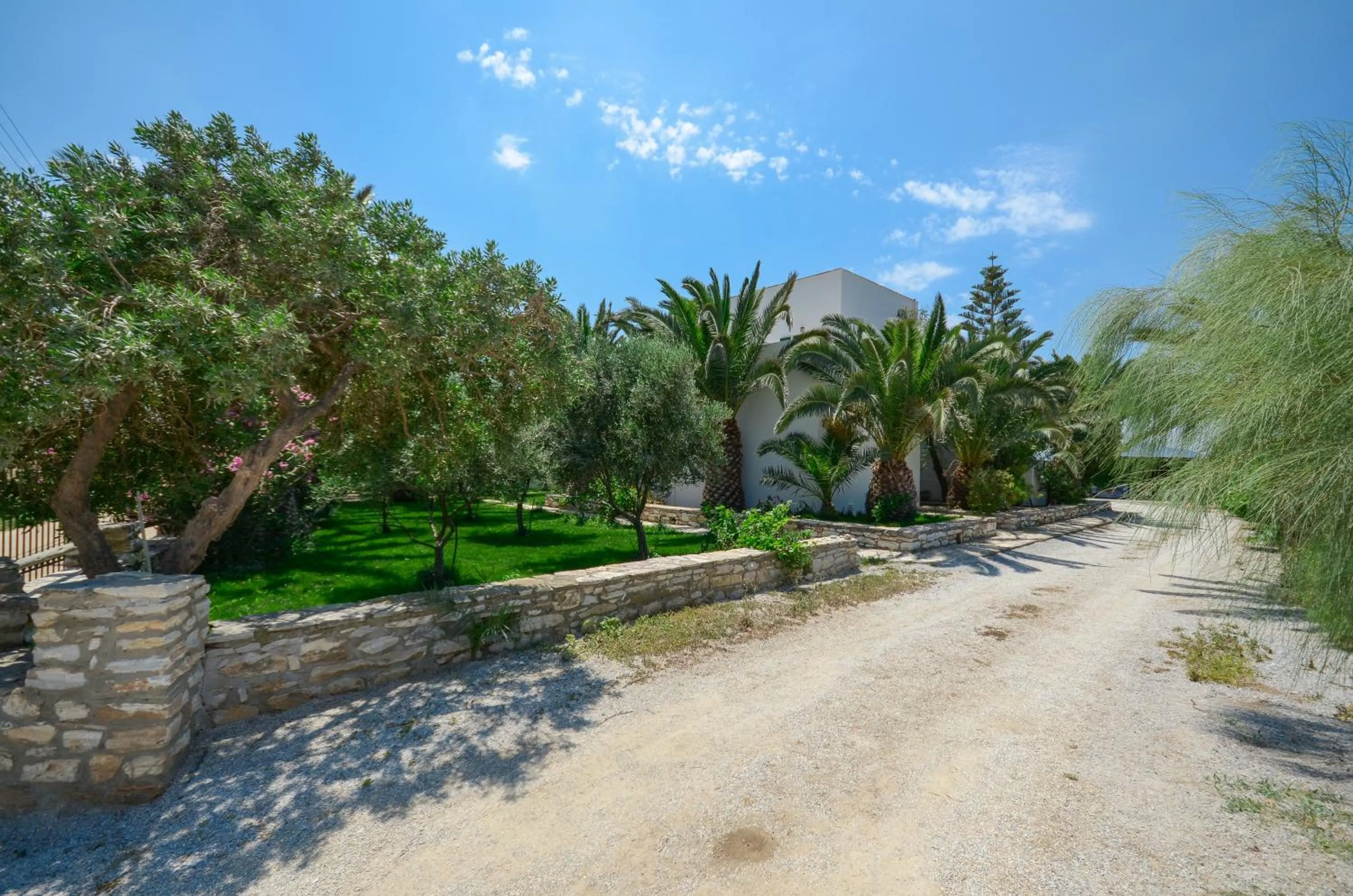 Facade/entrance in Studios Vrettos Beachfront Hotel