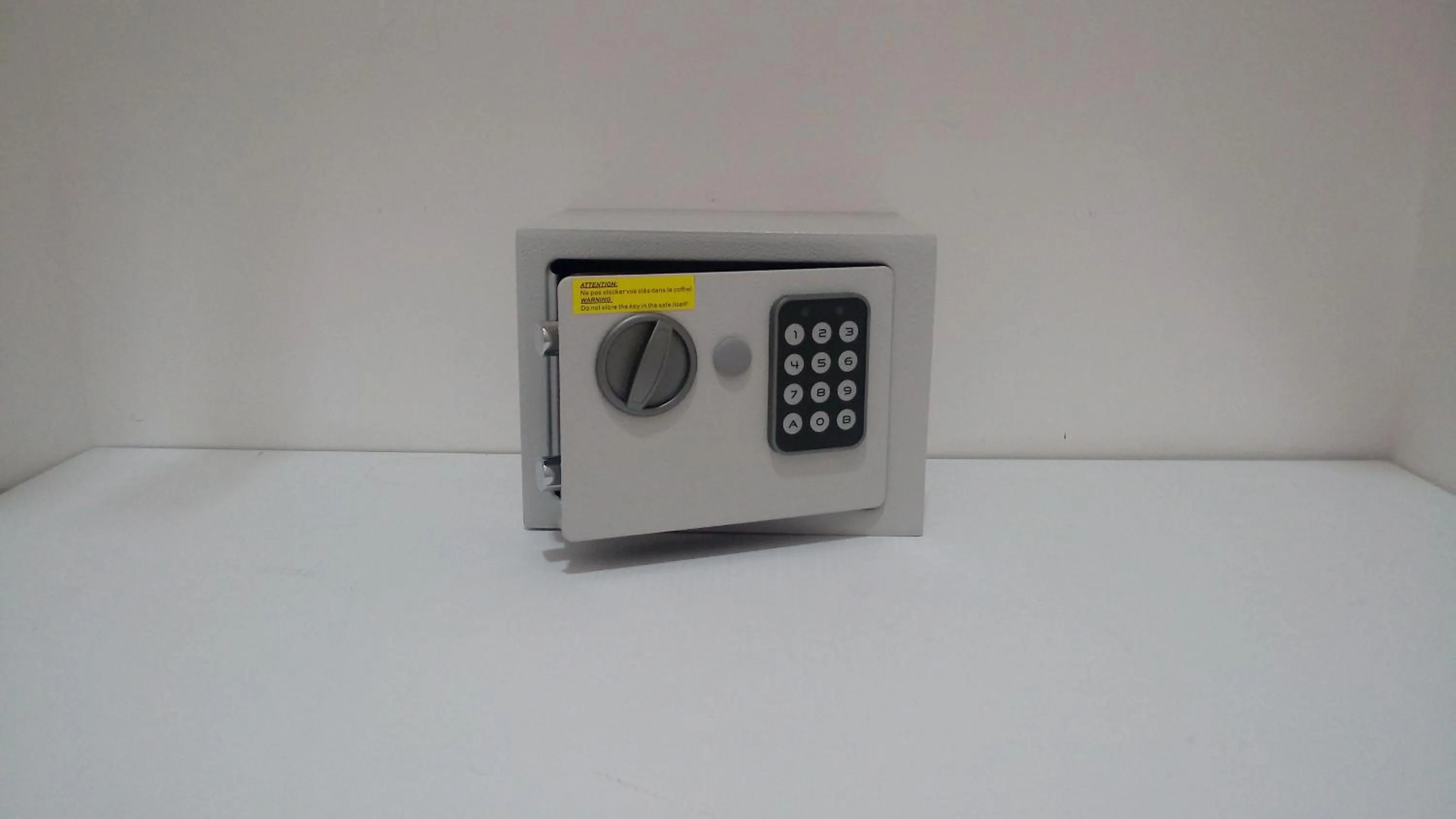 safe in Symposion B&B Apart