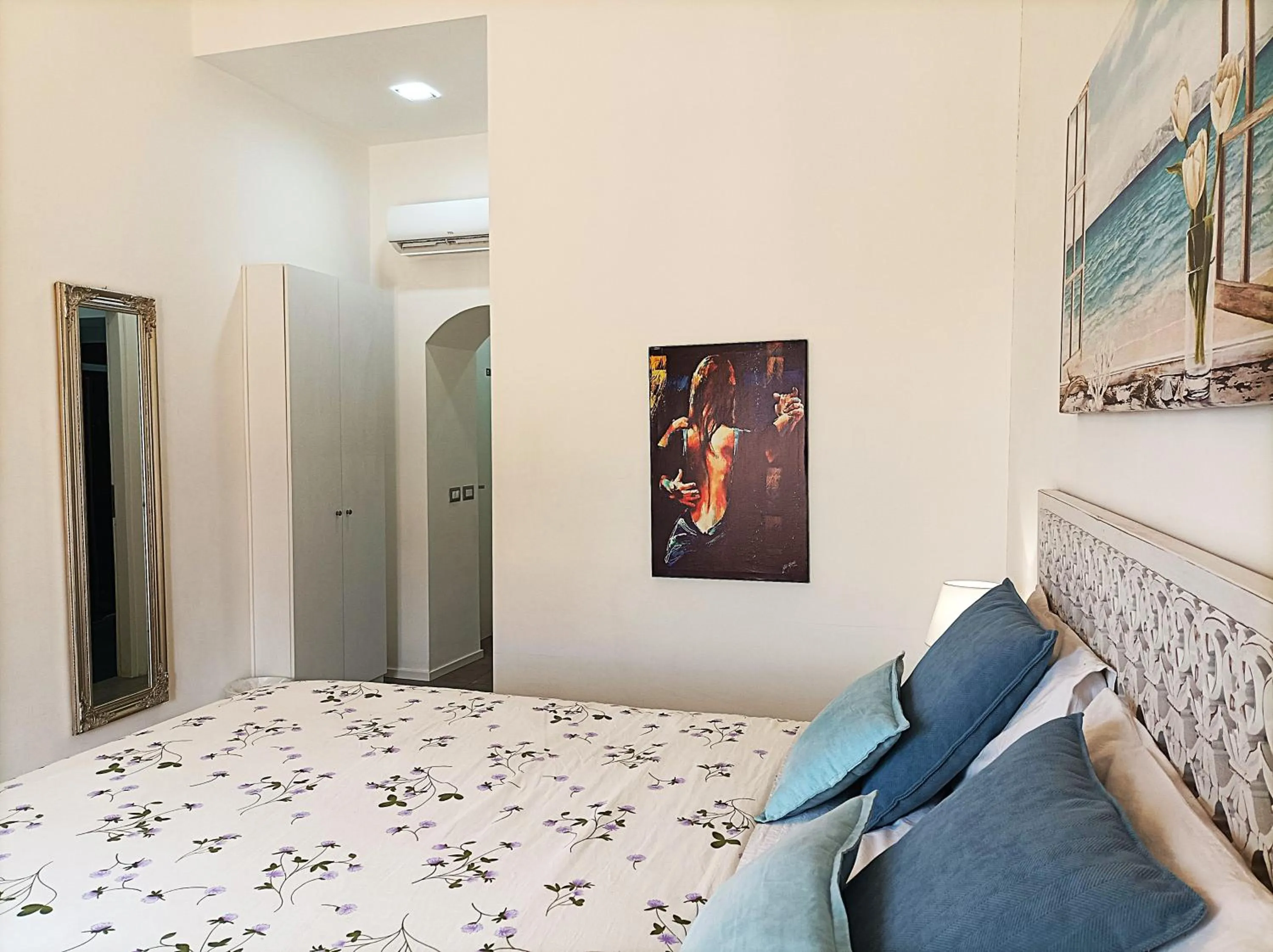 Photo of the whole room, Bed in Symposion B&B Apart