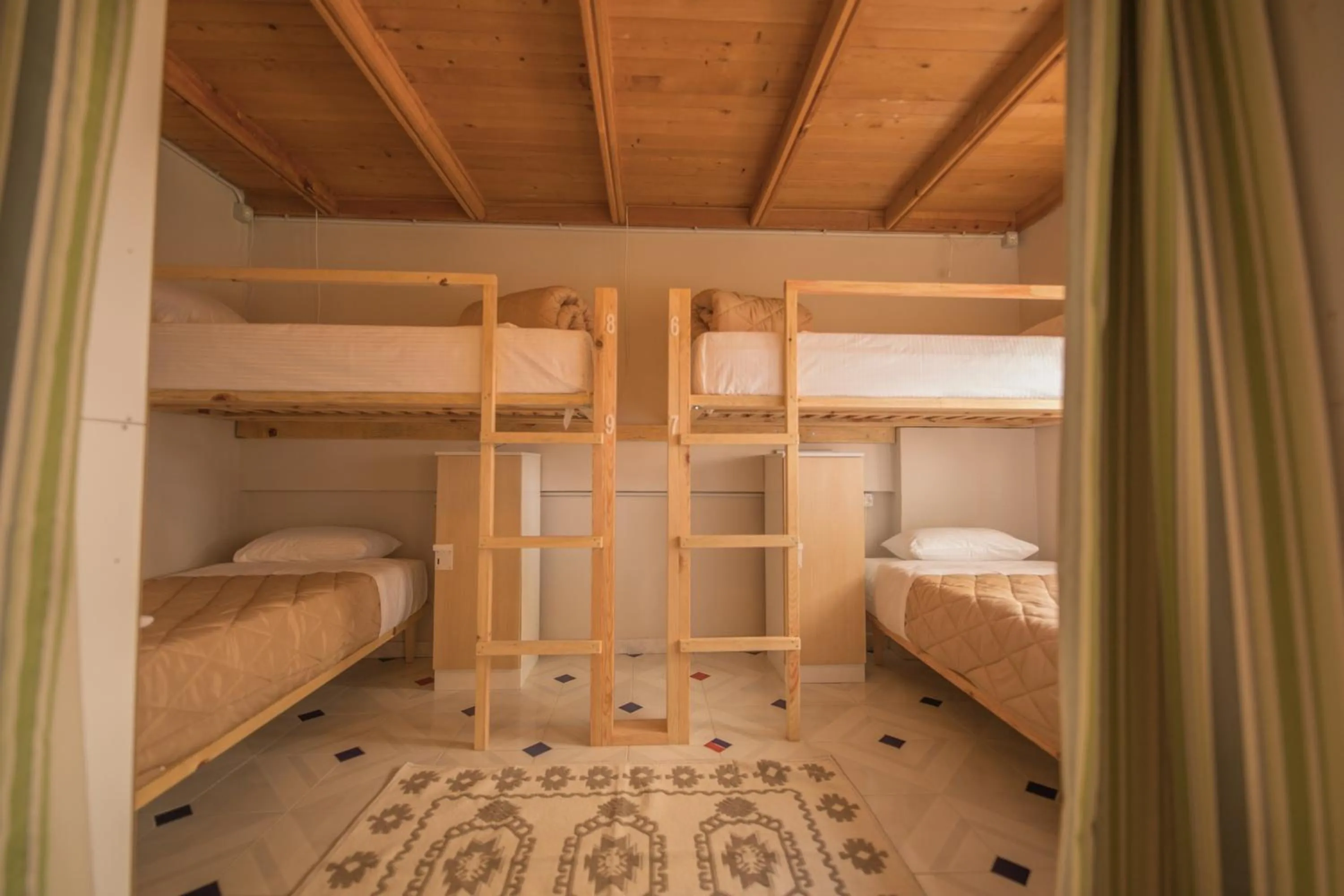 bunk bed, Bed in Mosaic Home