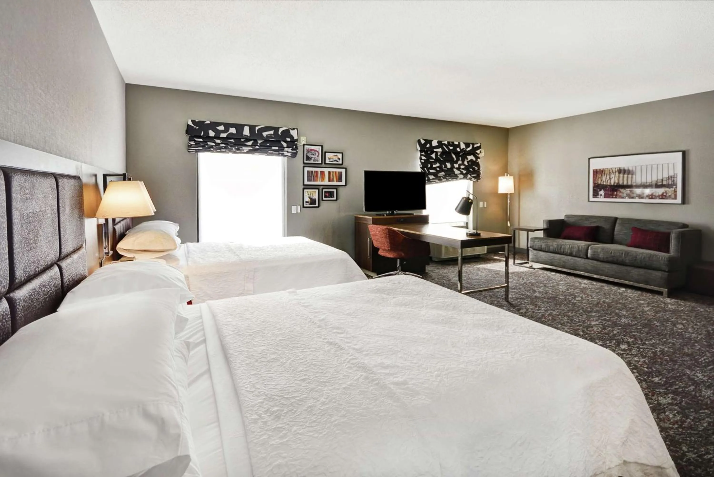 Bedroom, Bed in Hampton Inn & Suites Columbus-Easton Area