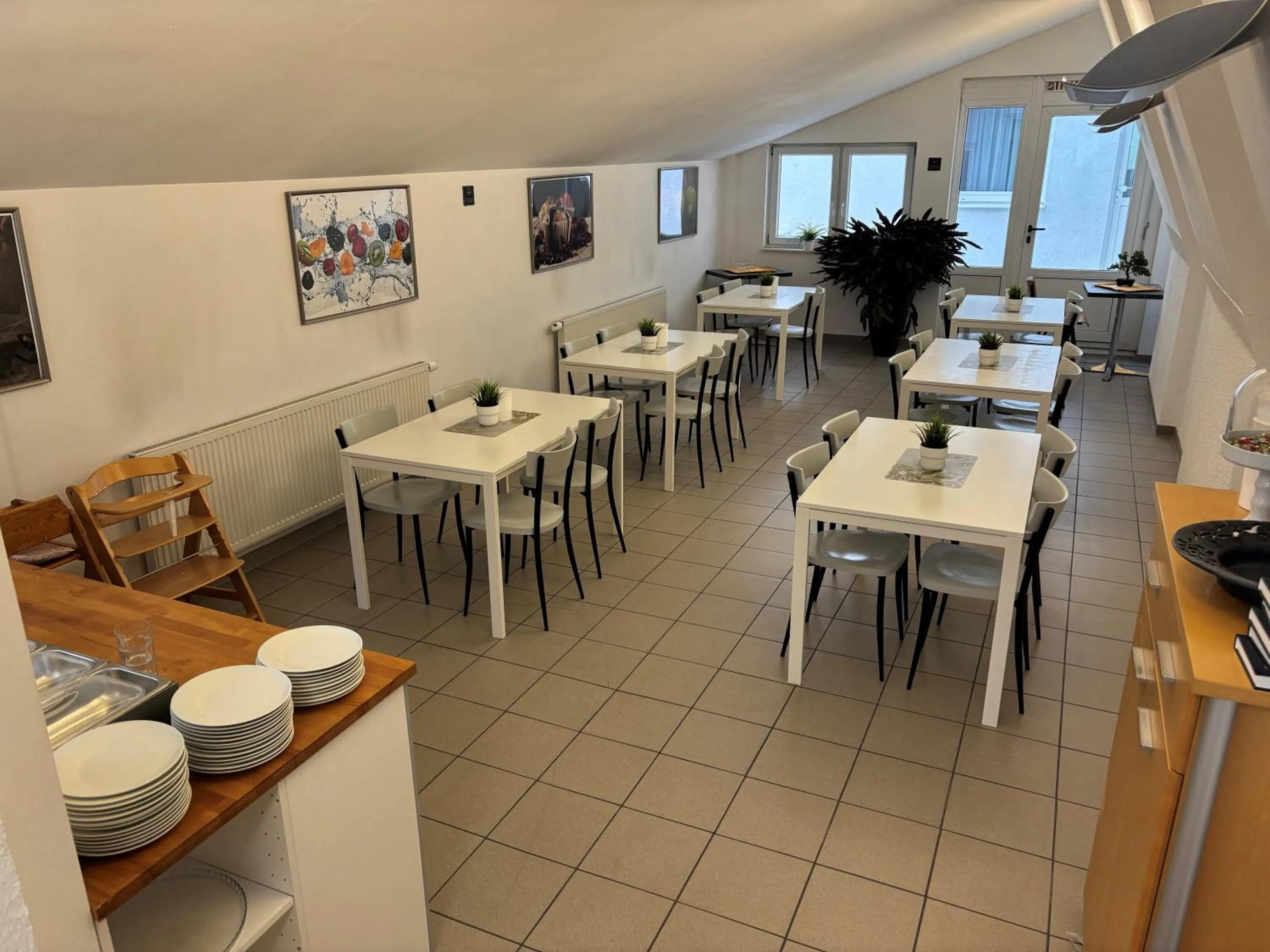 Breakfast in Hotel Drei König- Ihr Transithotel