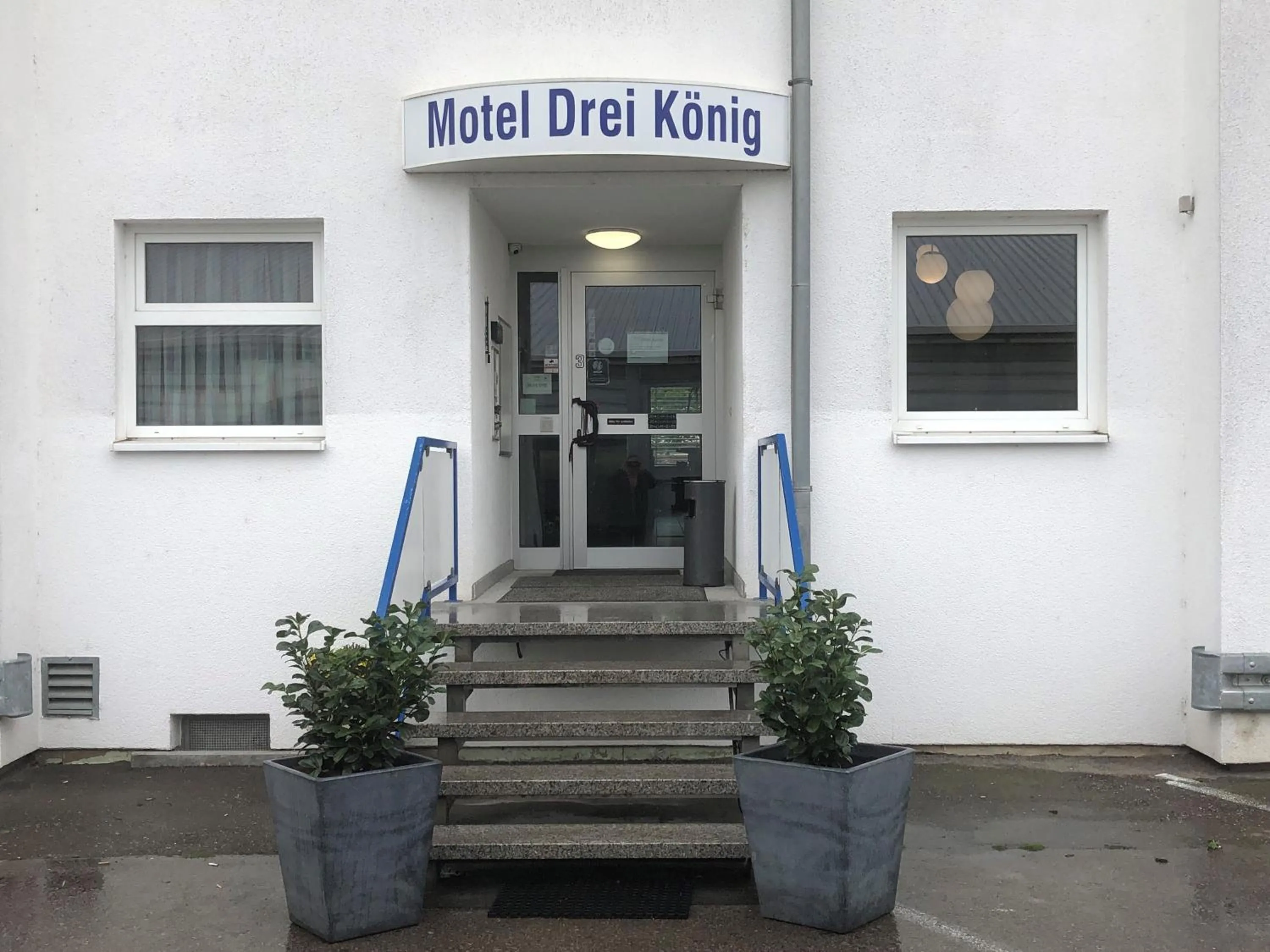 Property building in Hotel Drei König- Ihr Transithotel