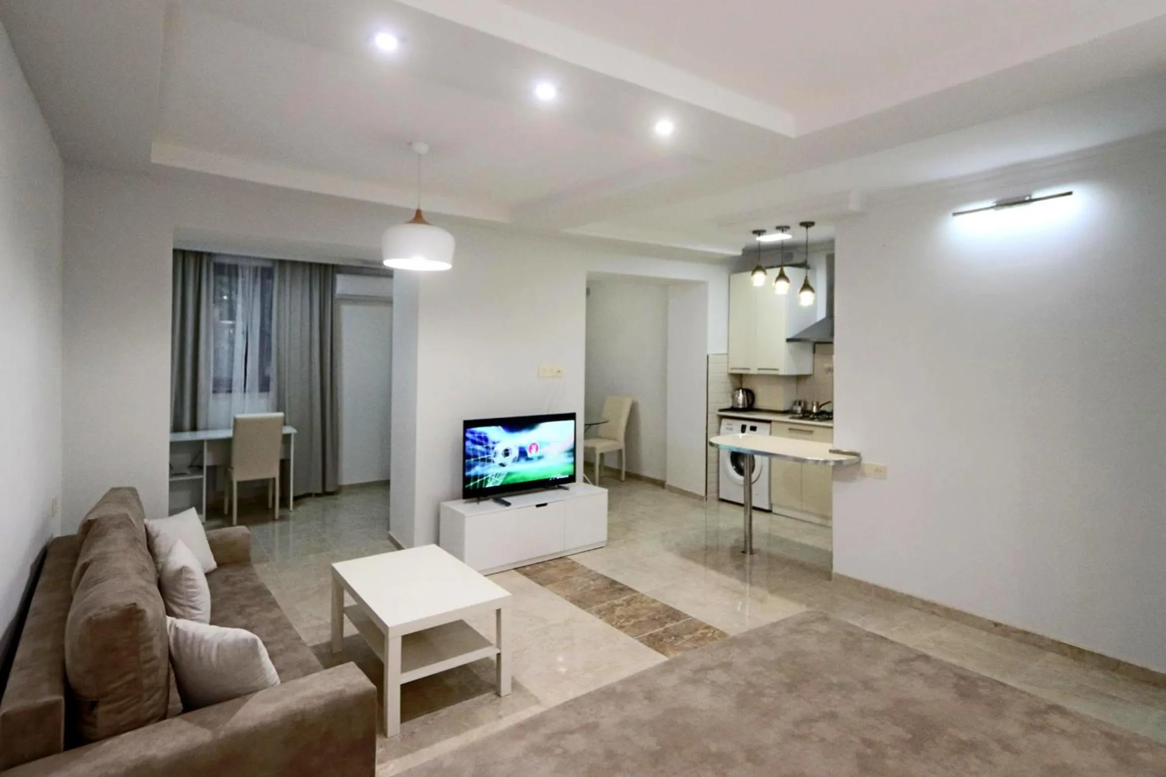 Appartment Lux, Komitas 26