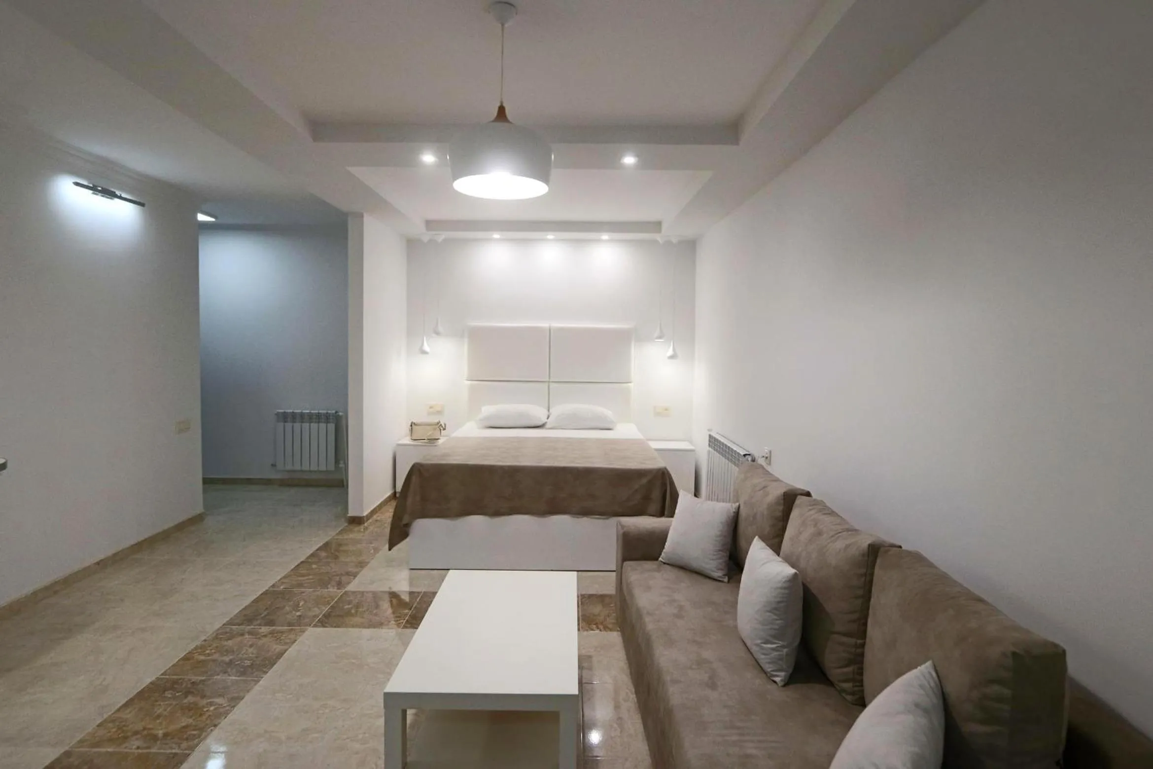 Appartment Lux, Komitas 26