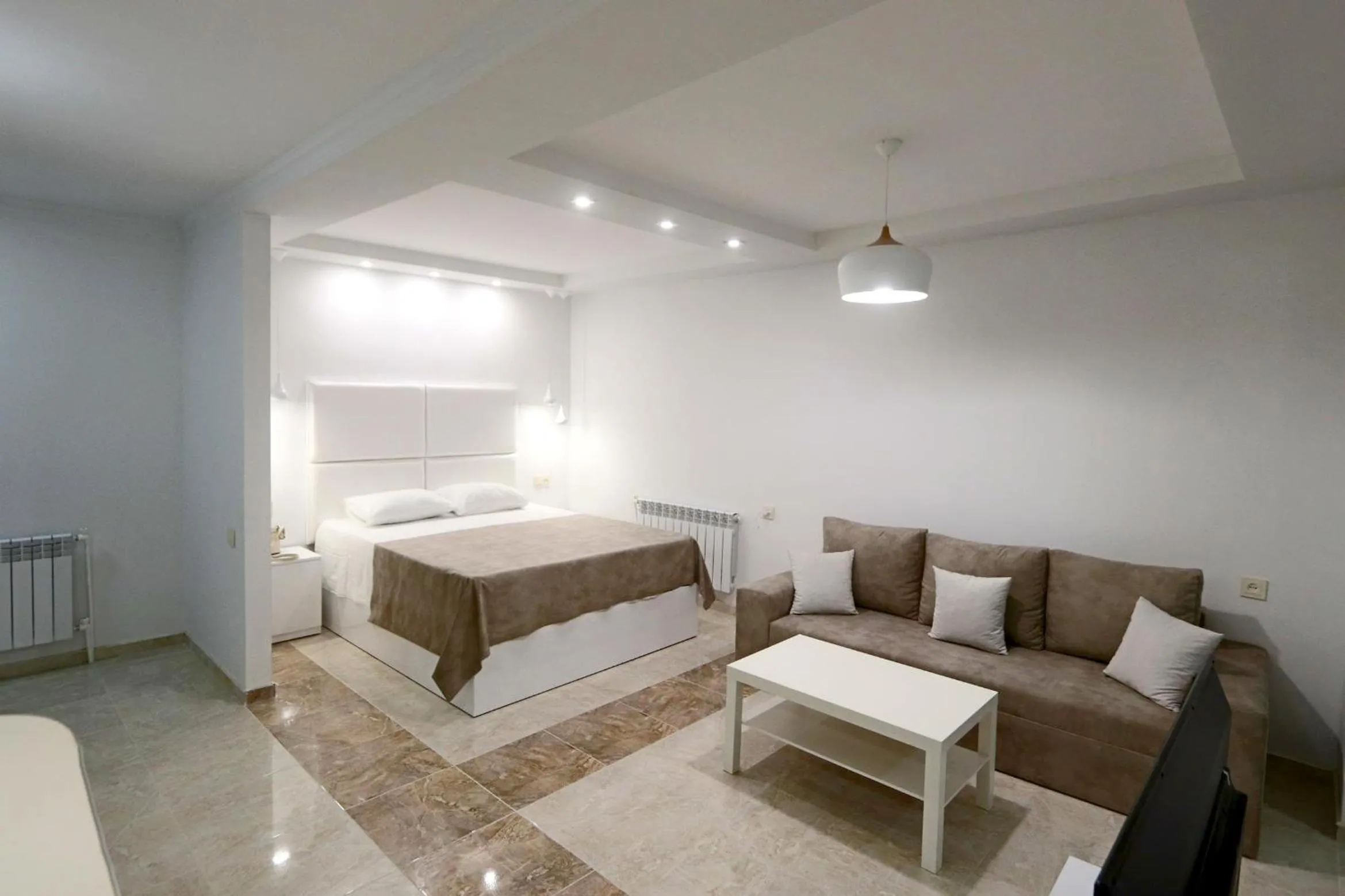 Appartment Lux, Komitas 26