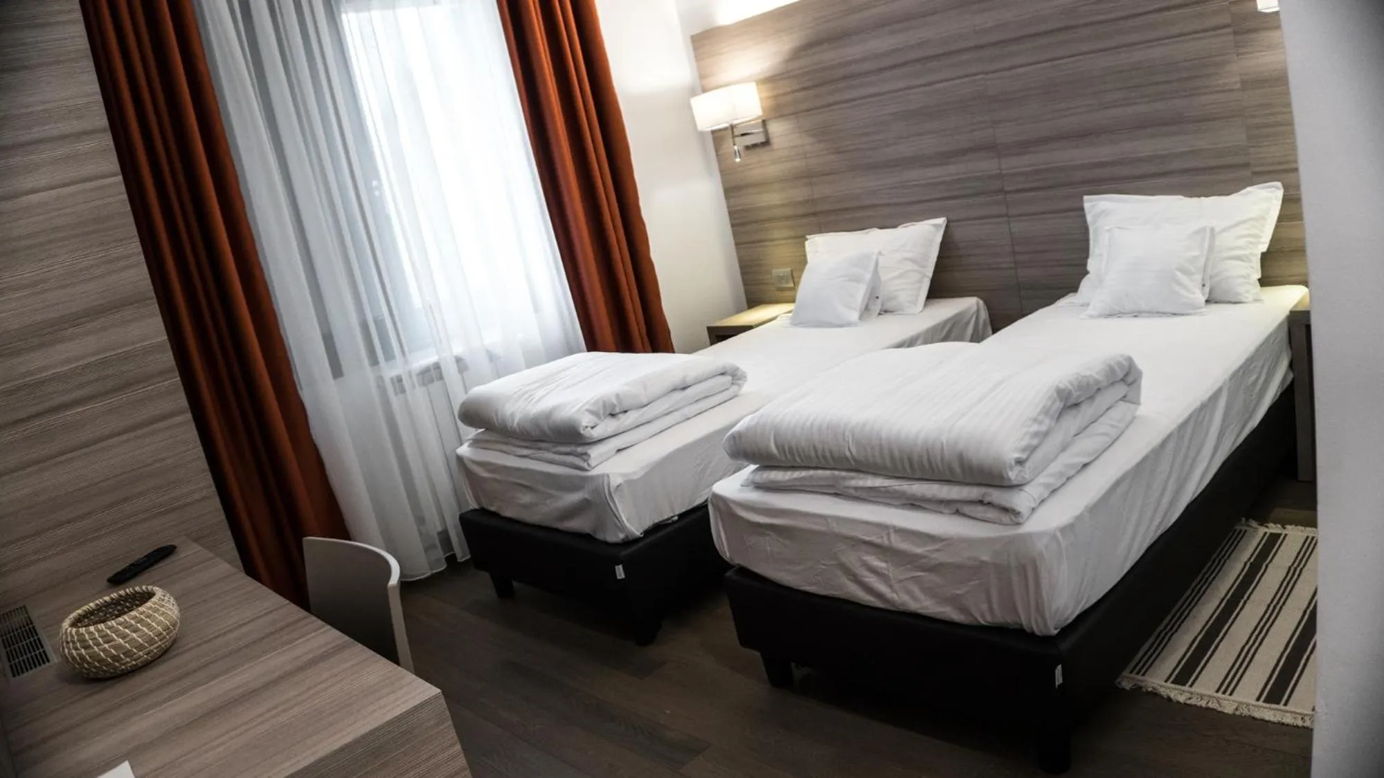 Bed in Pensiunea Negoiu