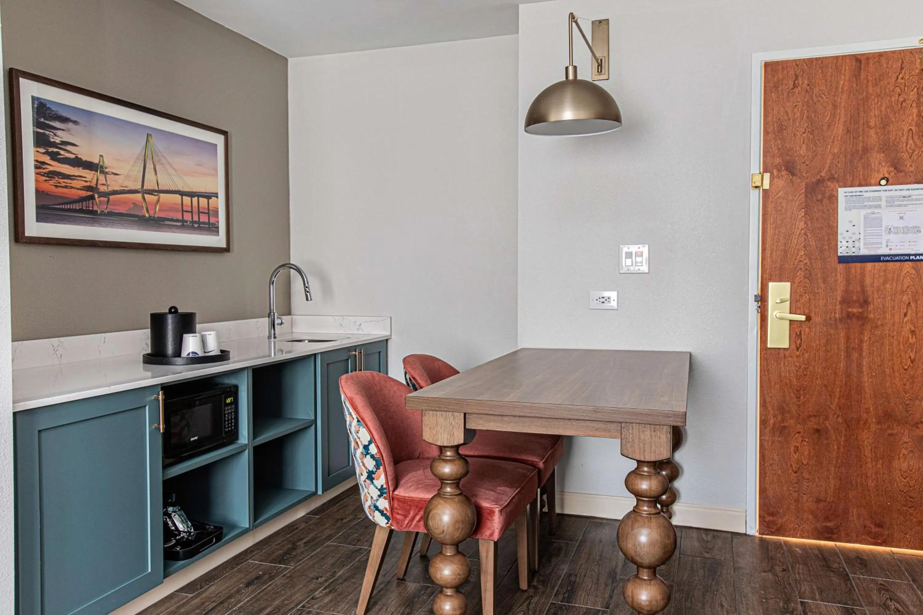 Photo of the whole room in Hampton Inn & Suites Charleston-West Ashley