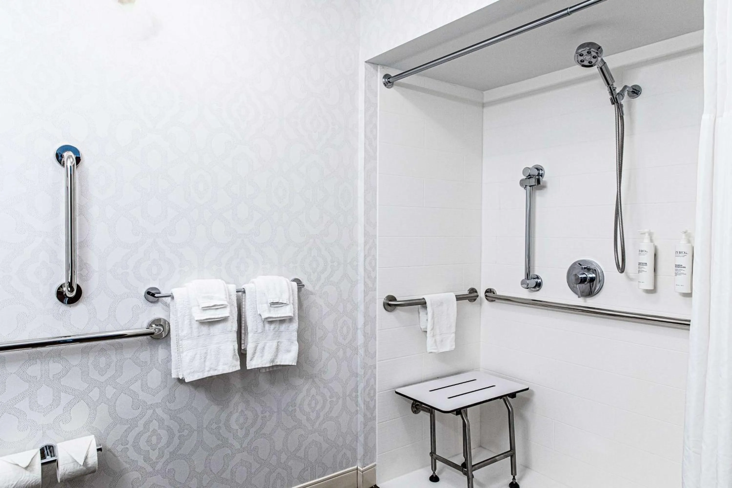 Bathroom in Hampton Inn & Suites Charleston-West Ashley