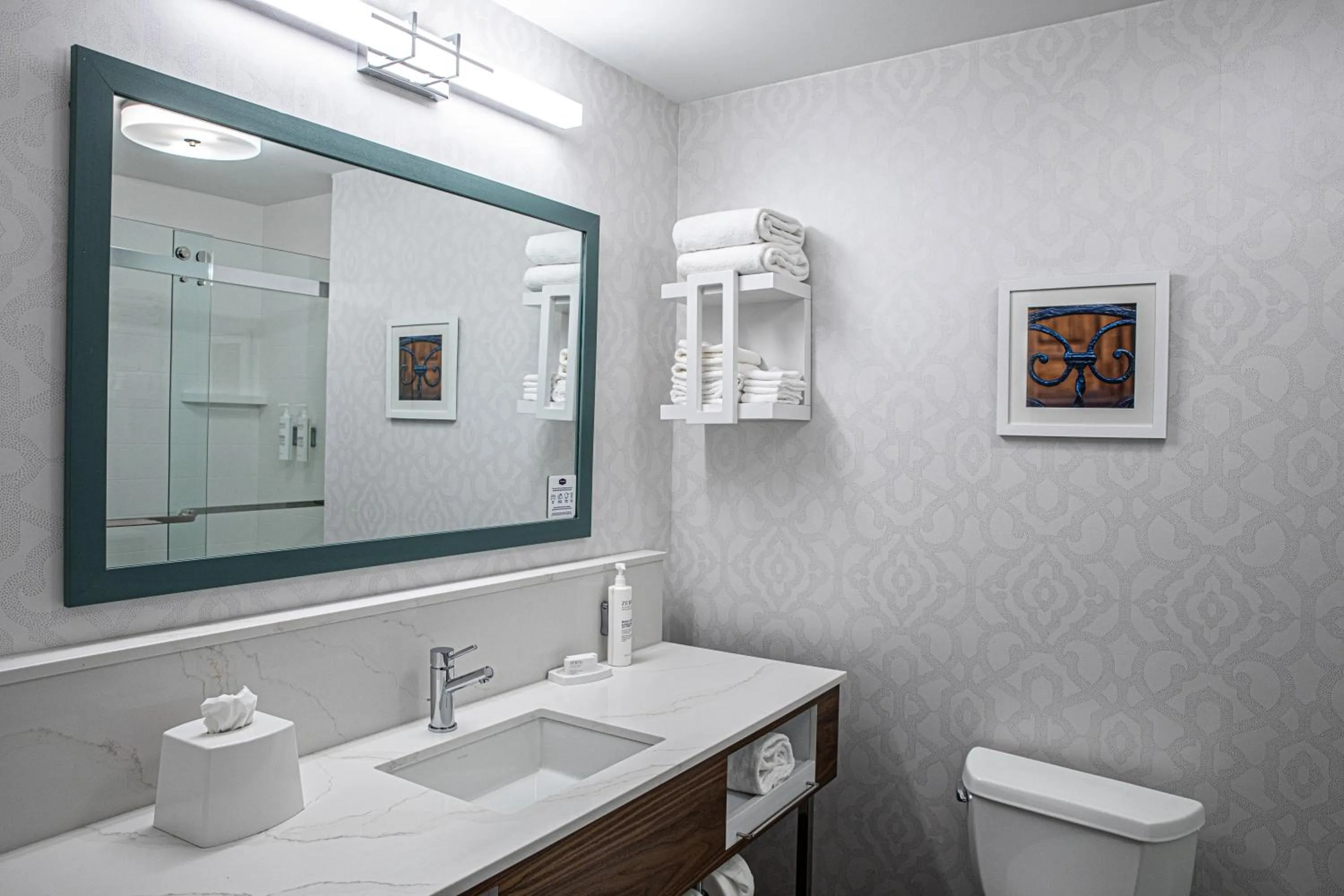 minibar in Hampton Inn & Suites Charleston-West Ashley