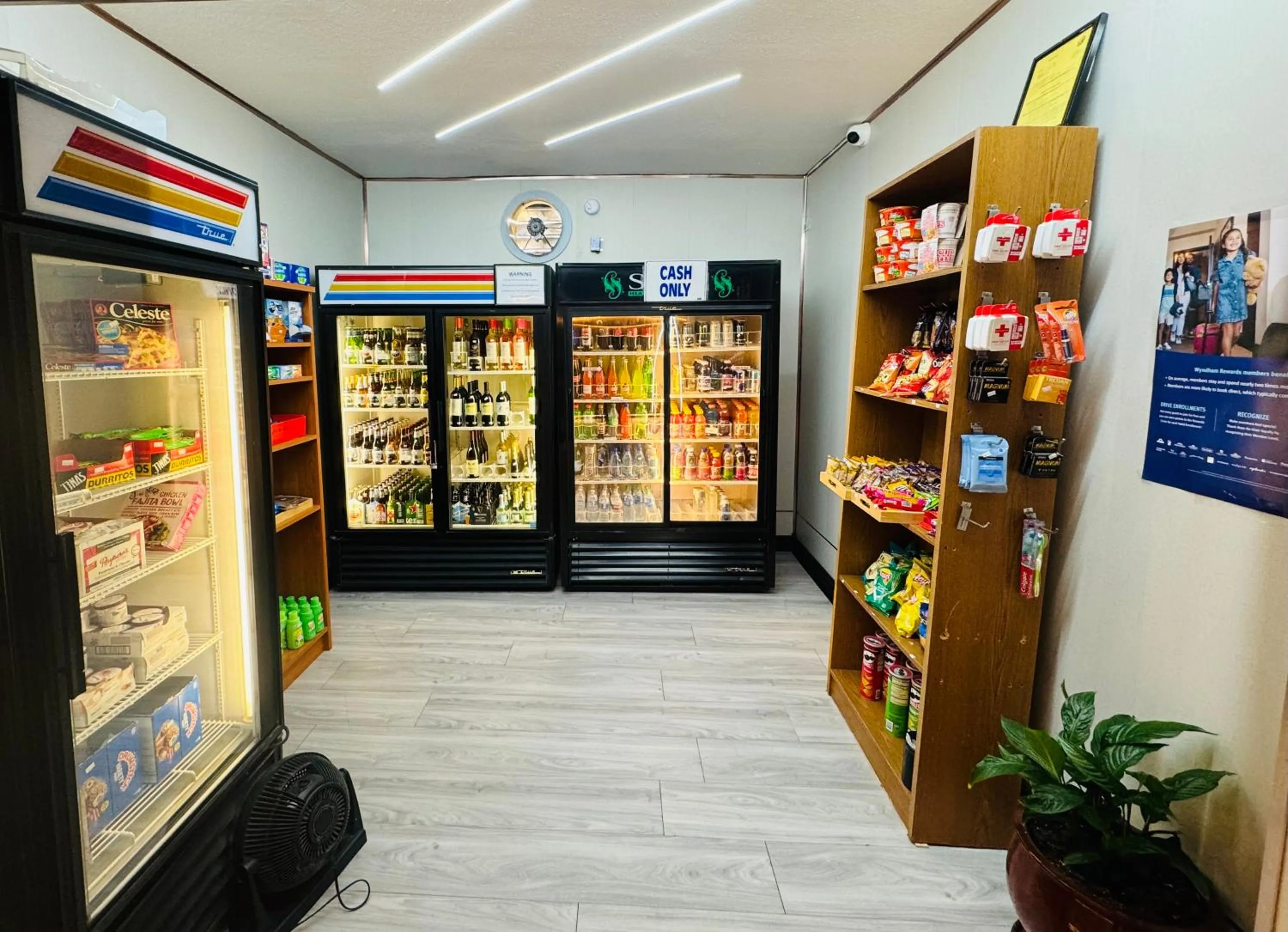 On-site shops in Ramada by Wyndham San Diego Airport