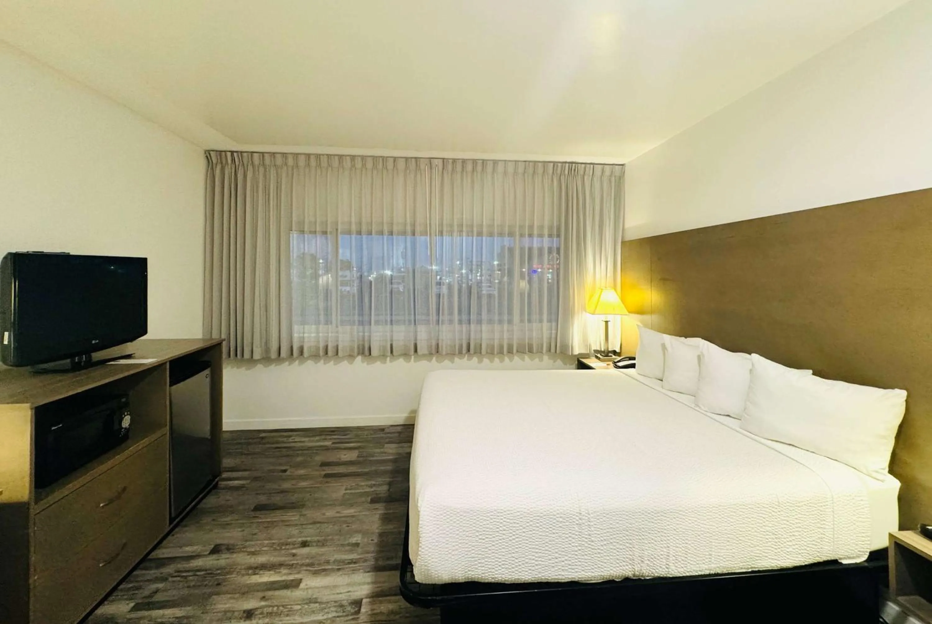 Photo of the whole room, Bed in Ramada by Wyndham San Diego Airport