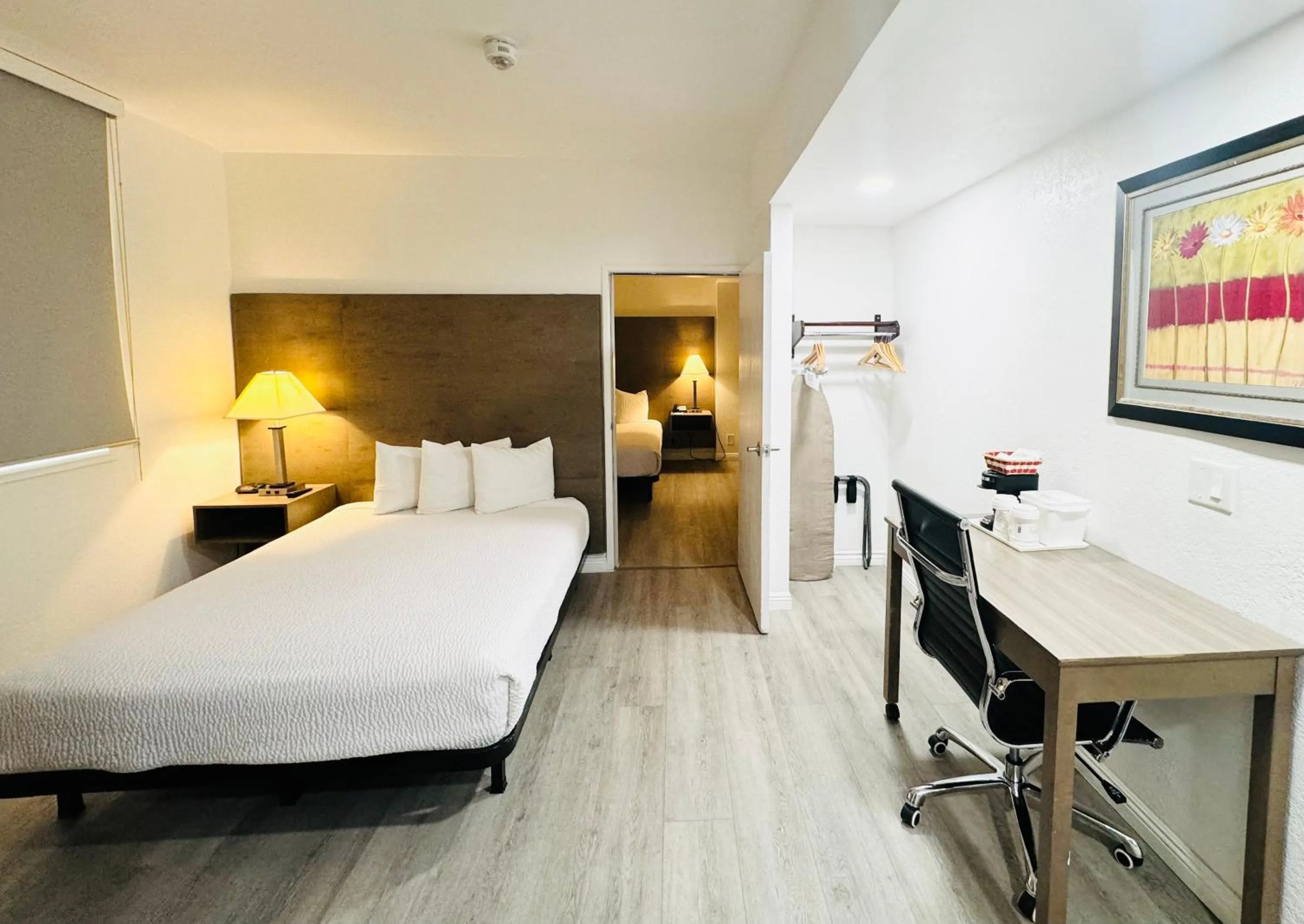 Bedroom, Bed in Ramada by Wyndham San Diego Airport