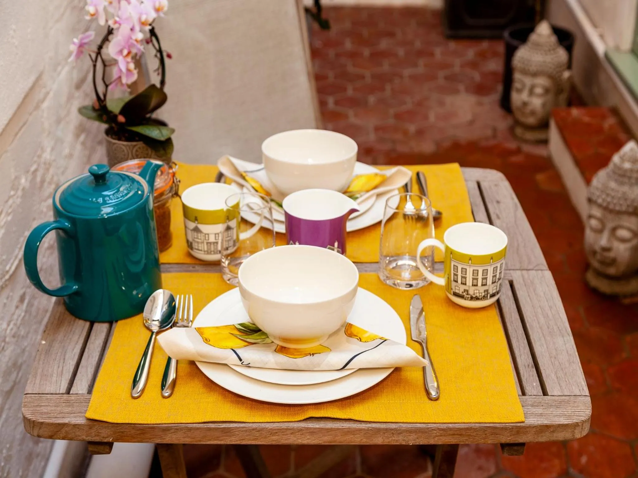 Garden in Beaches Brighton - Luxury Seafront Accommodation