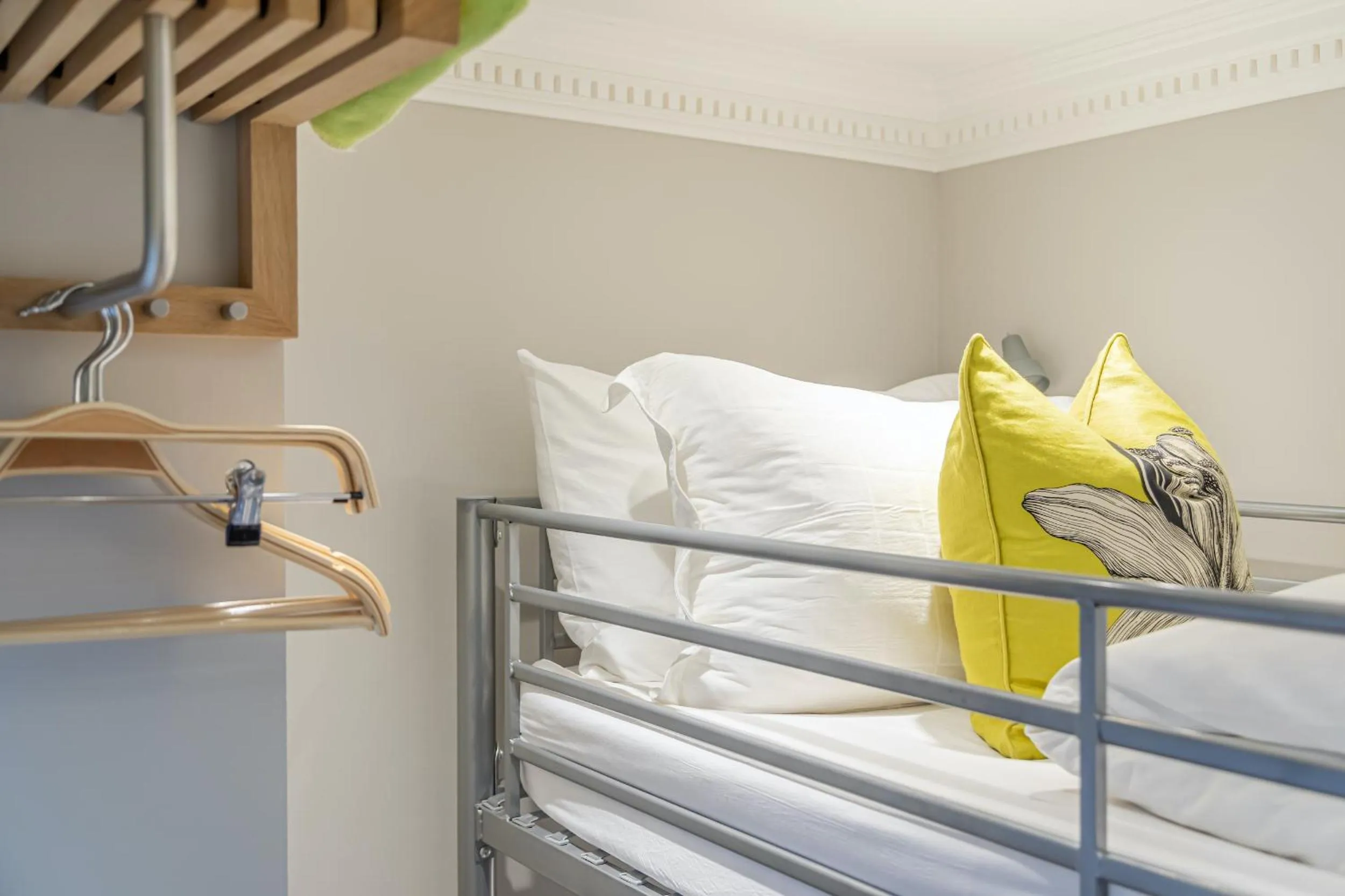 Bedroom, Bed in Beaches Brighton 1