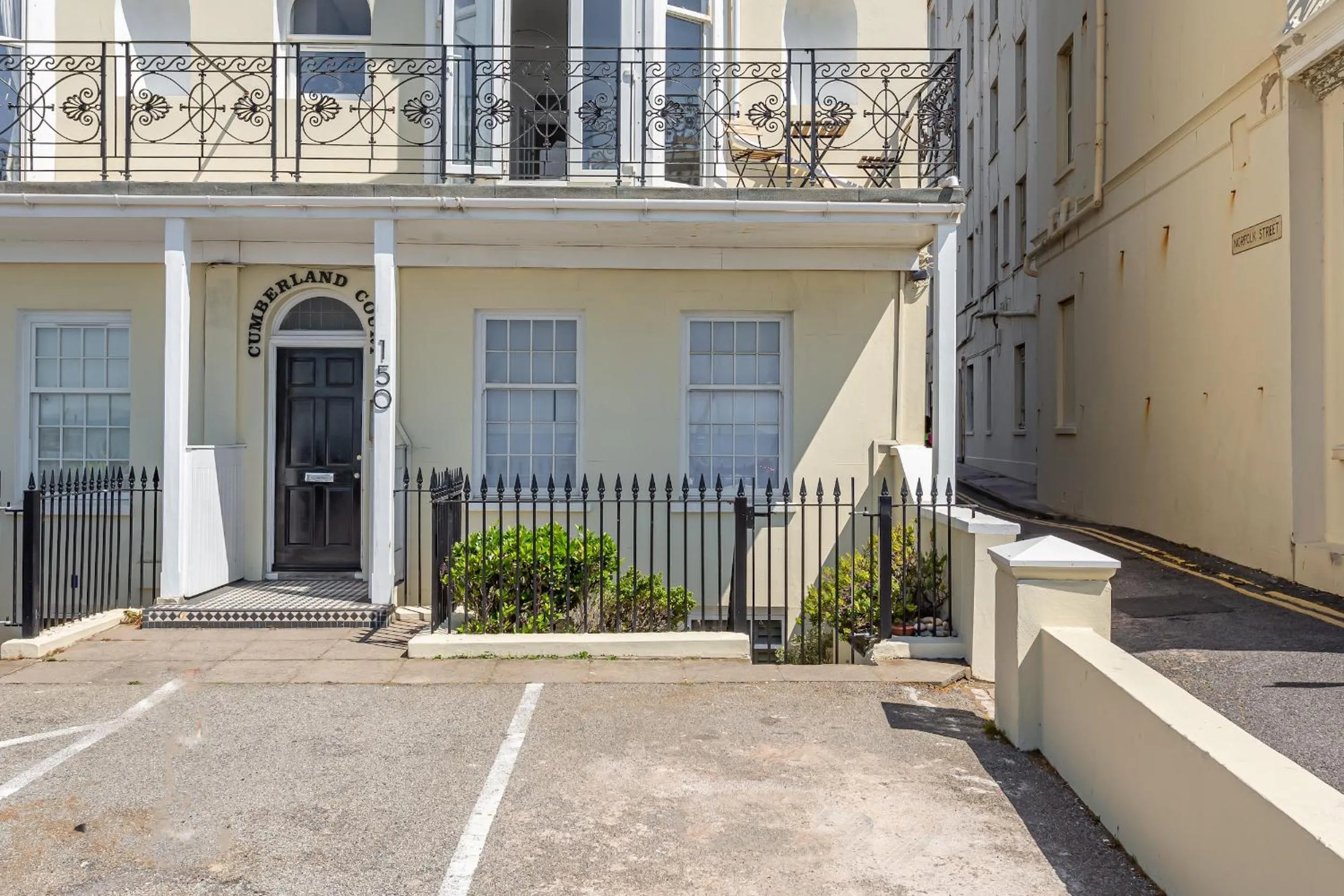 Property building in Beaches Brighton - Luxury Seafront Accommodation