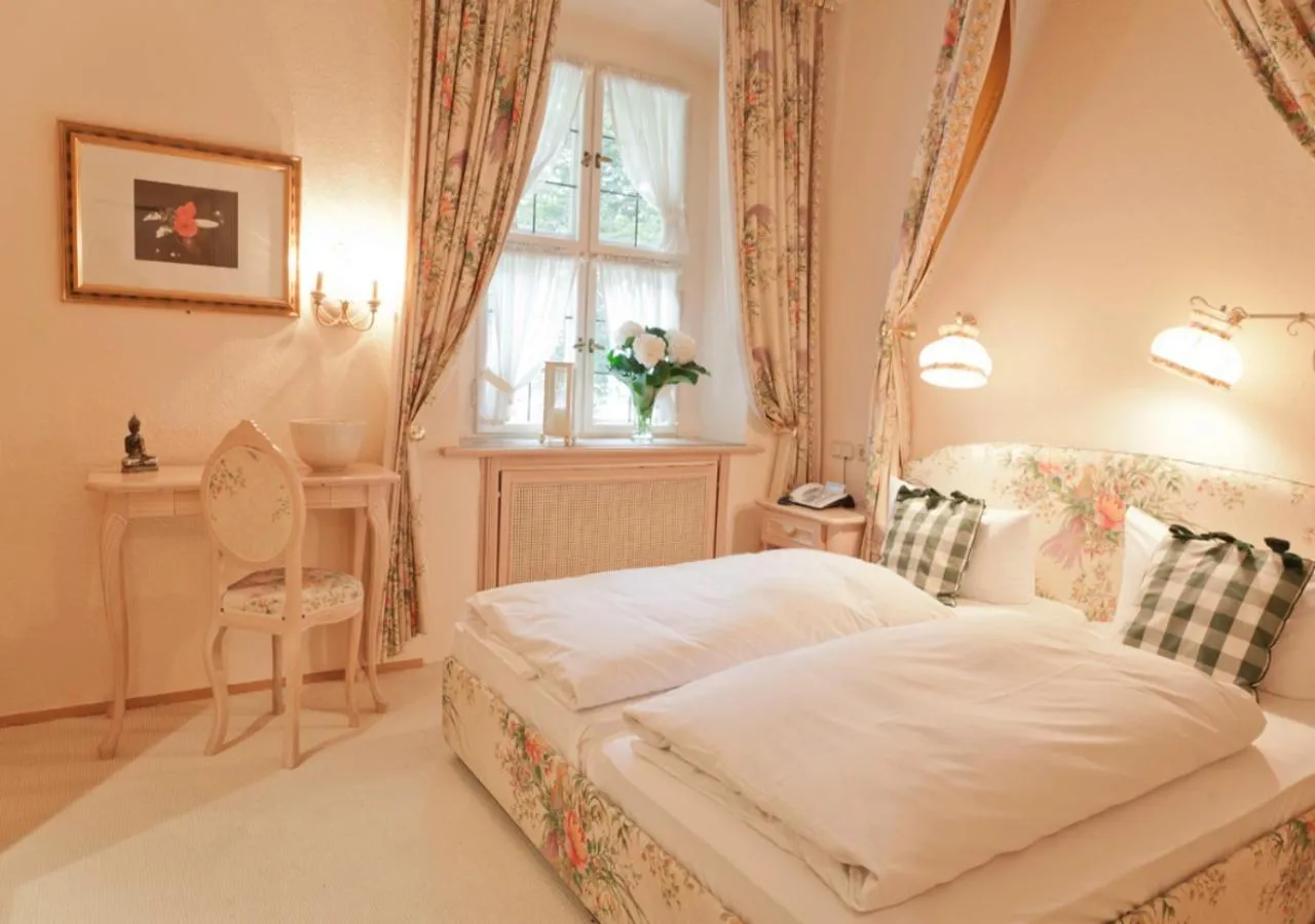 Bedroom, Bed in Villa Adolphine