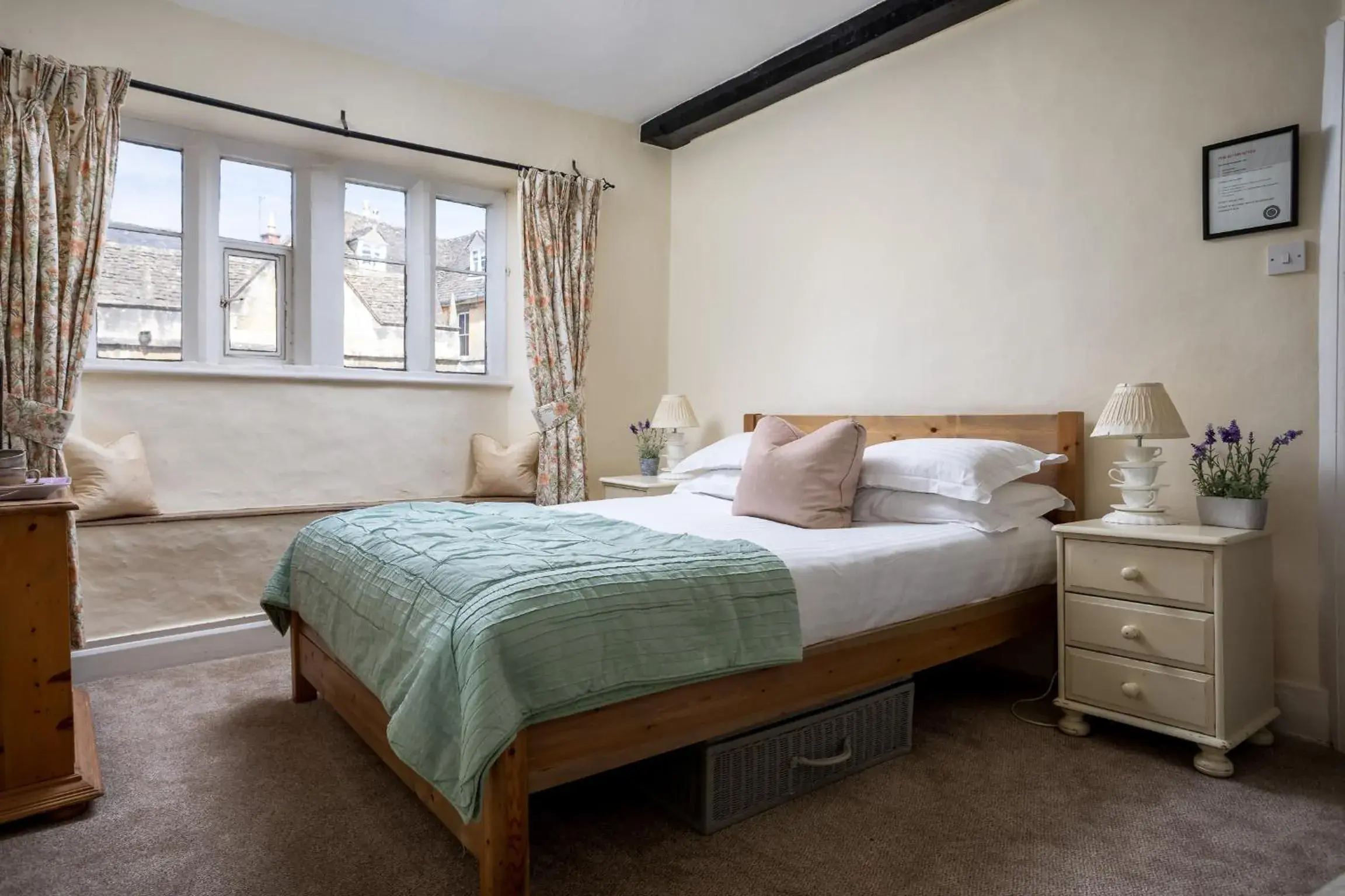 Double Room in Bantam Tea Rooms Double Room in Bantam Tea Rooms