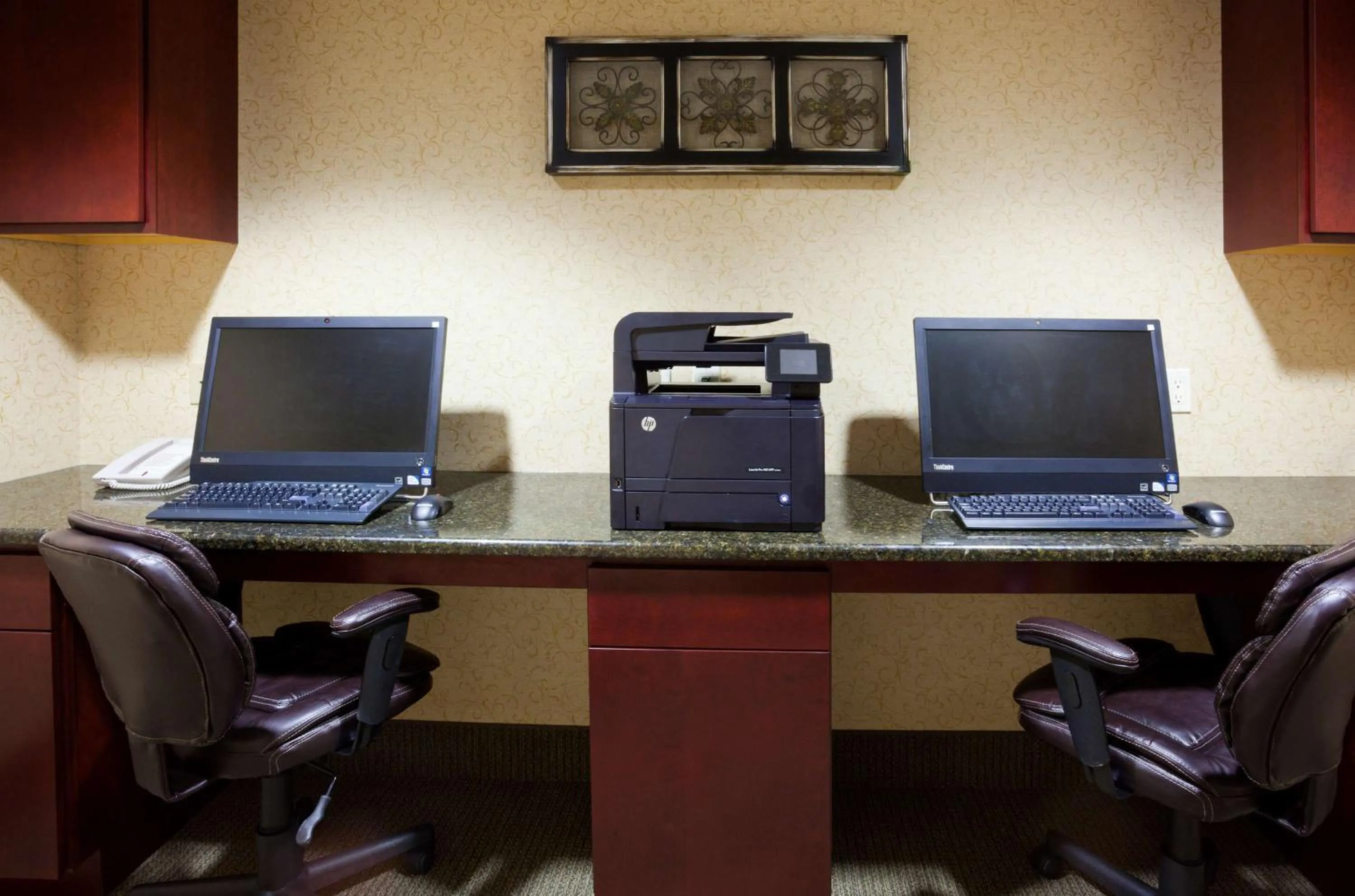 Business facilities in Hampton Inn Cedar Rapids
