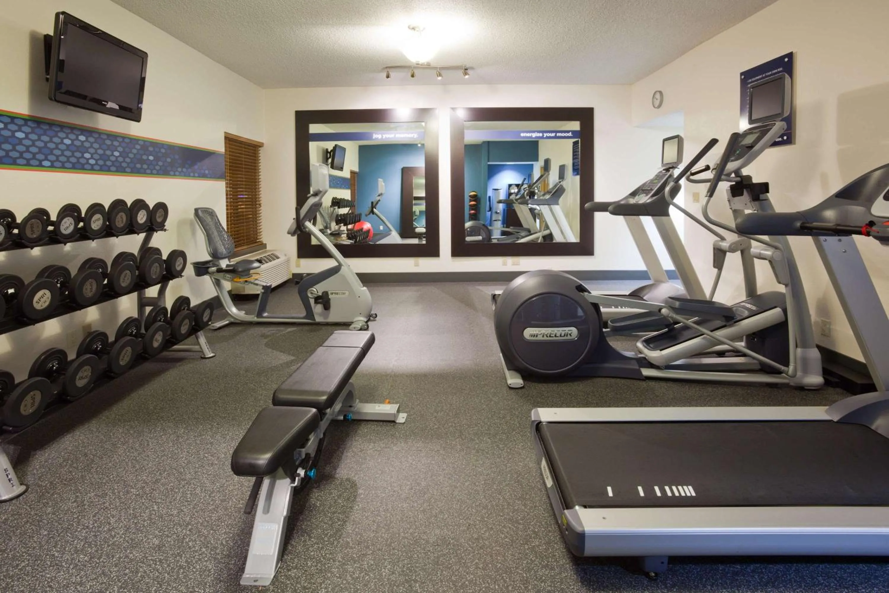 Fitness centre/facilities in Hampton Inn Cedar Rapids
