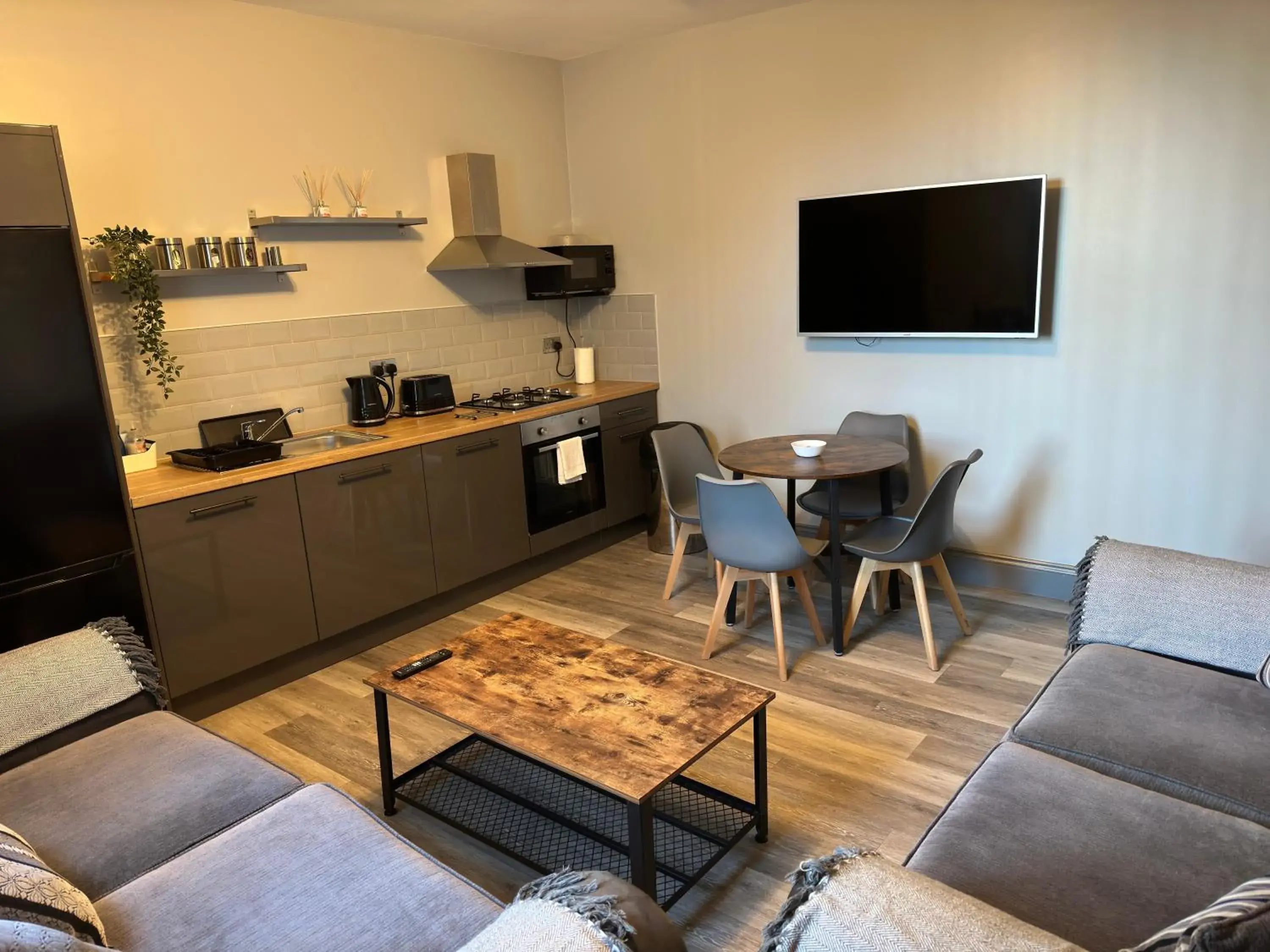 Three-Bedroom Apartment in Bentinck Apartments Three-Bedroom Apartment in Bentinck Apartments