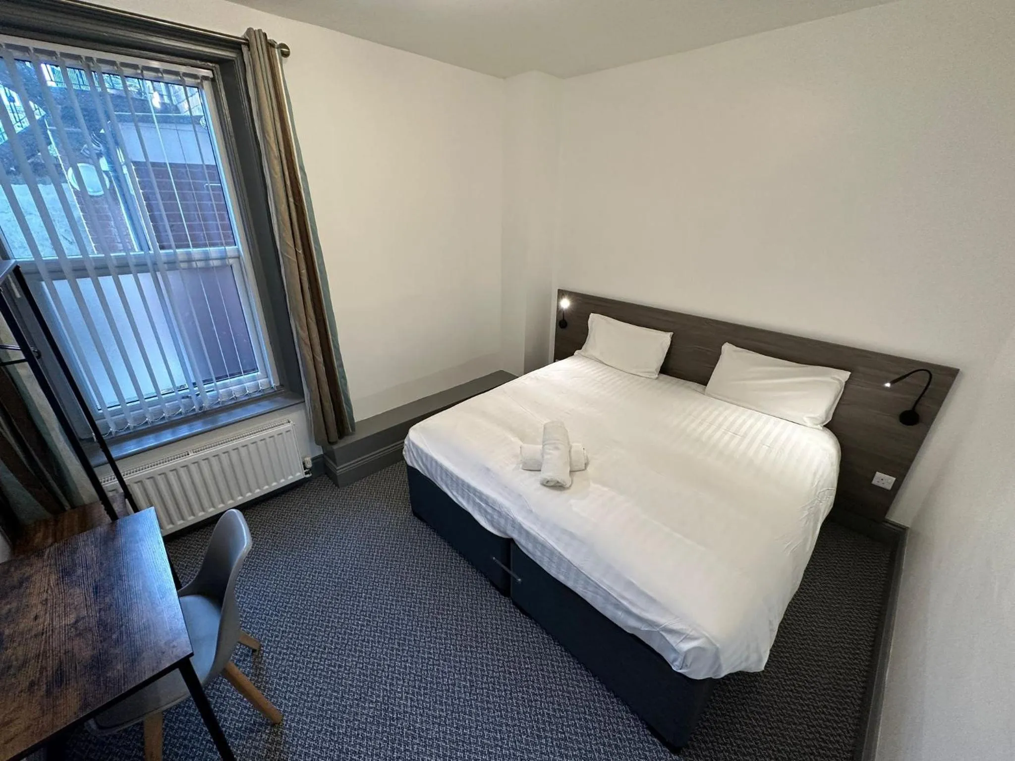 Bed in Bentinck Apartments