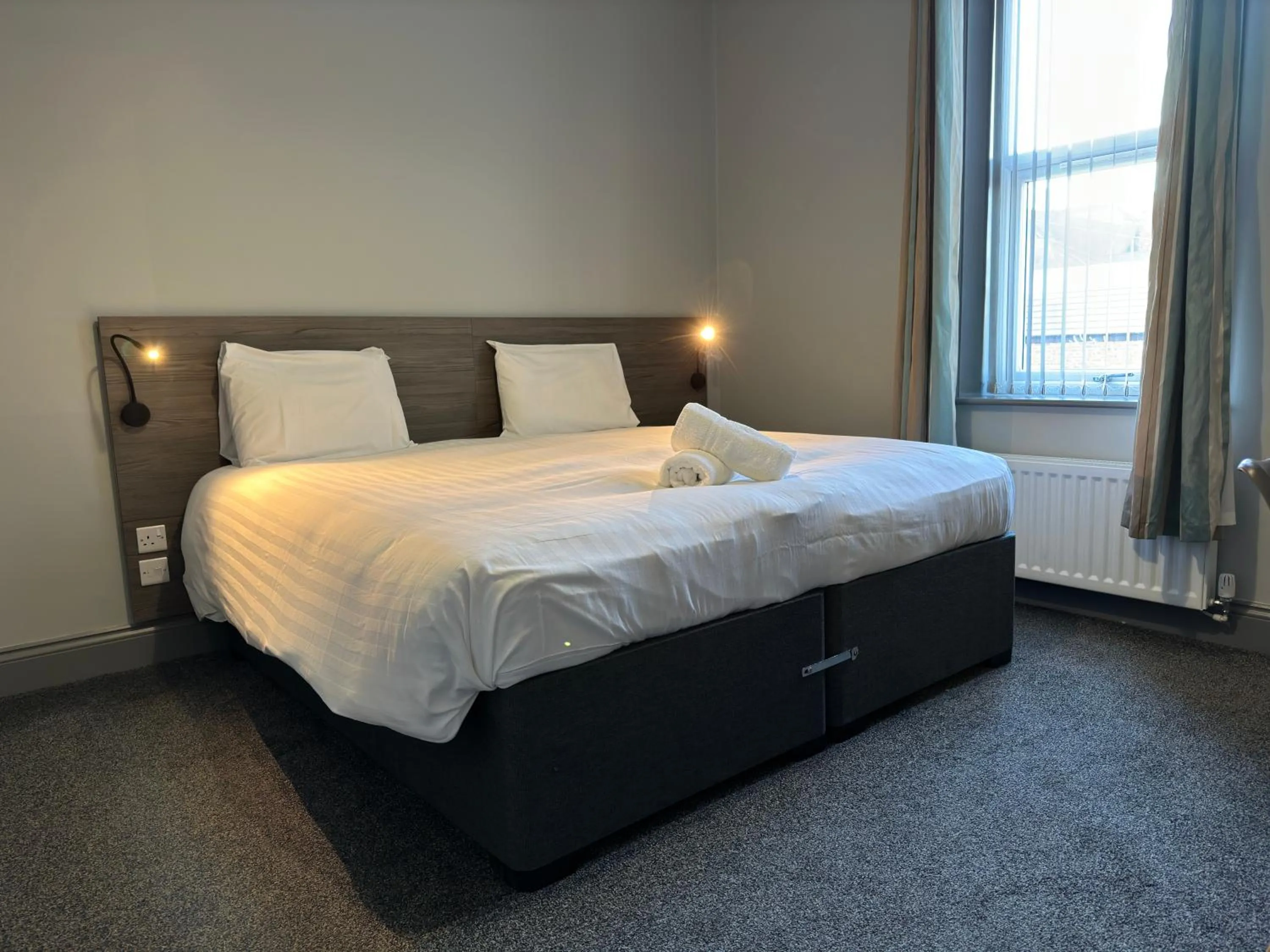 Bed in Bentinck Apartments