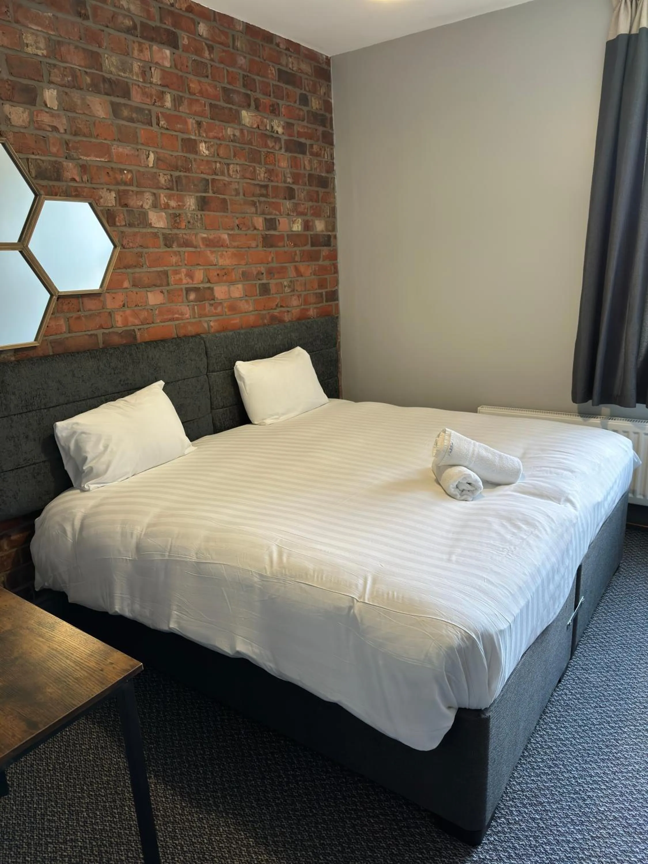 Bed in Bentinck Apartments