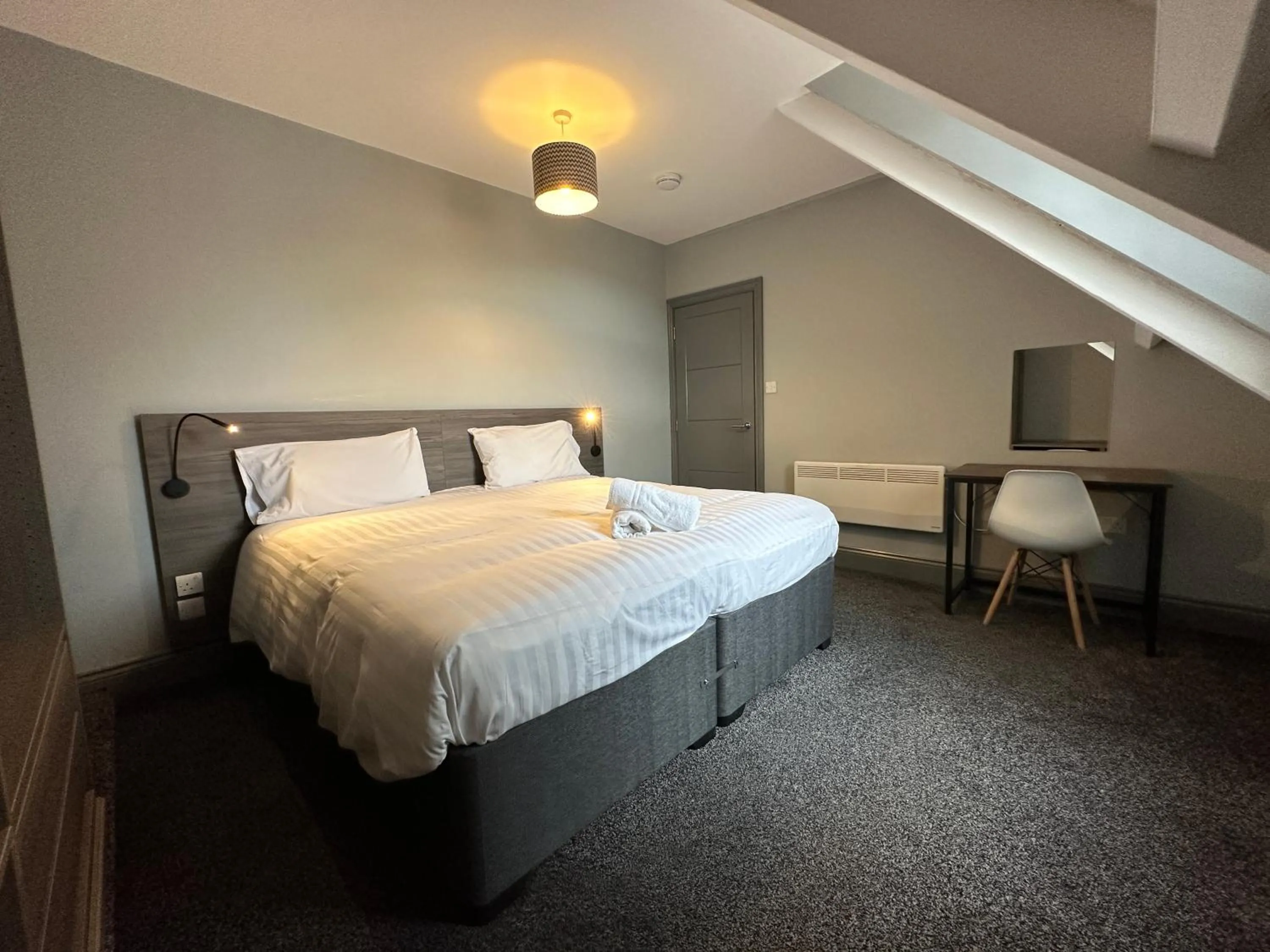 Bed in Bentinck Apartments