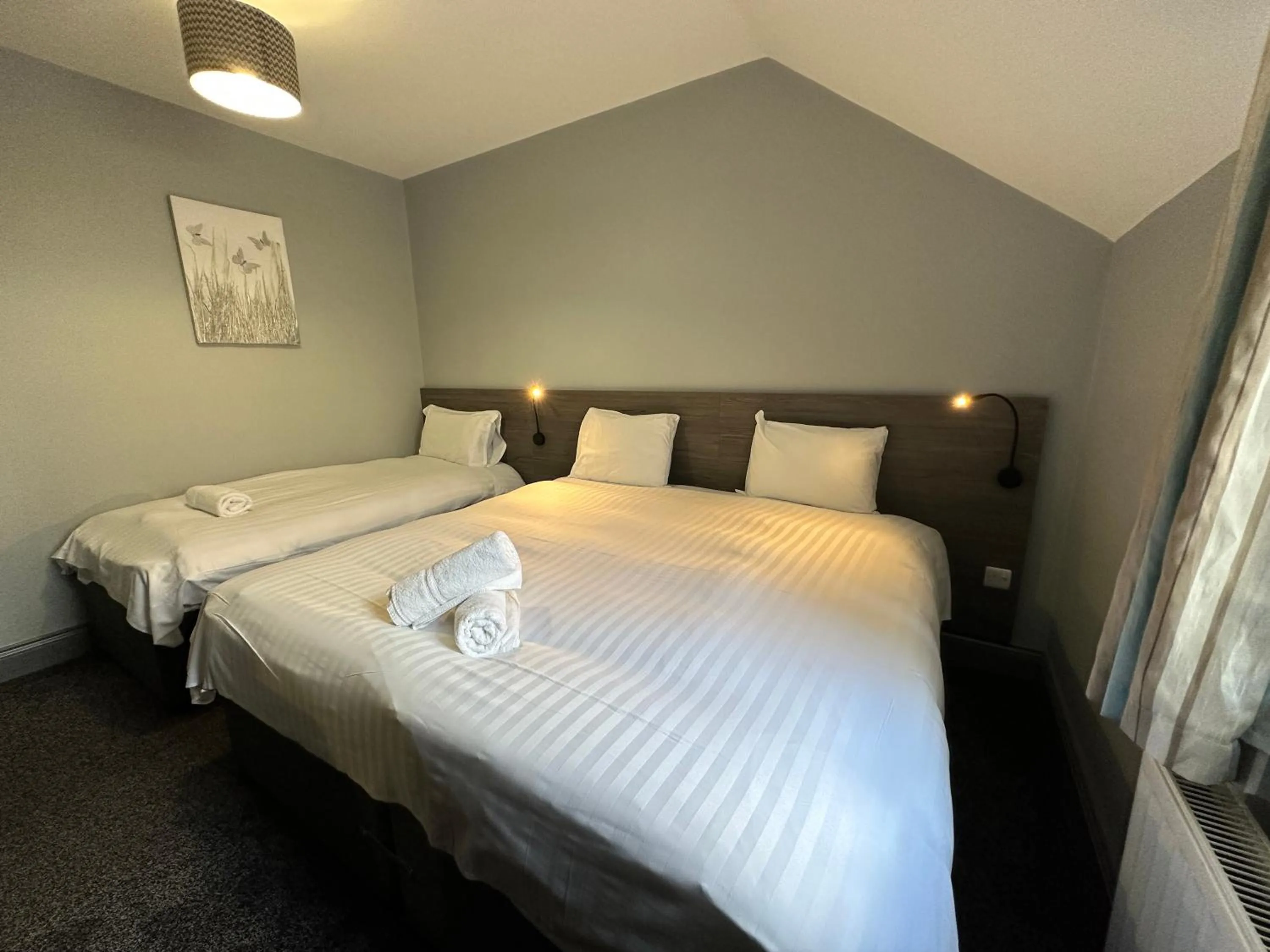 Bed in Bentinck Apartments