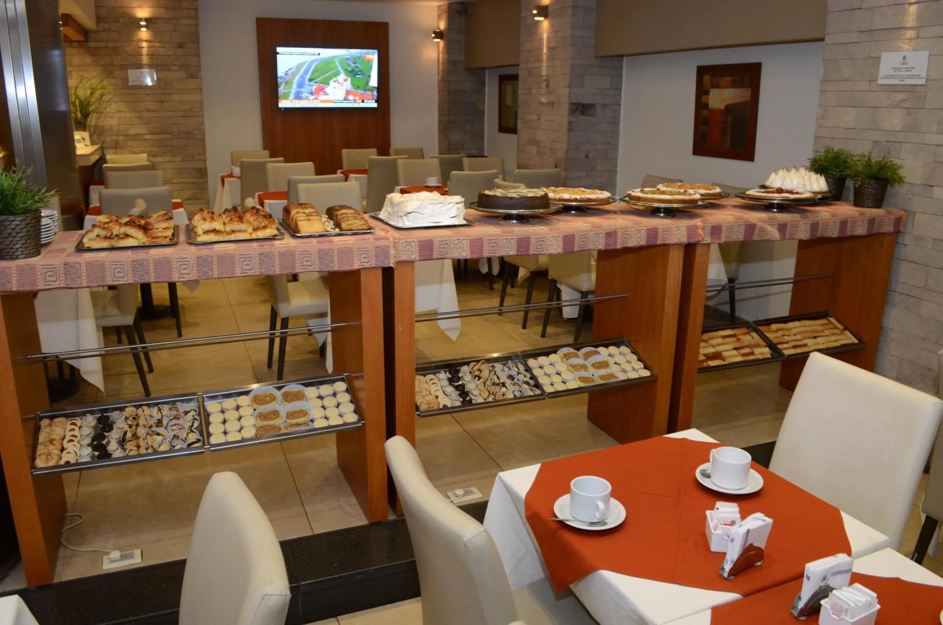 Food and drinks in Gran Hotel Skorpios