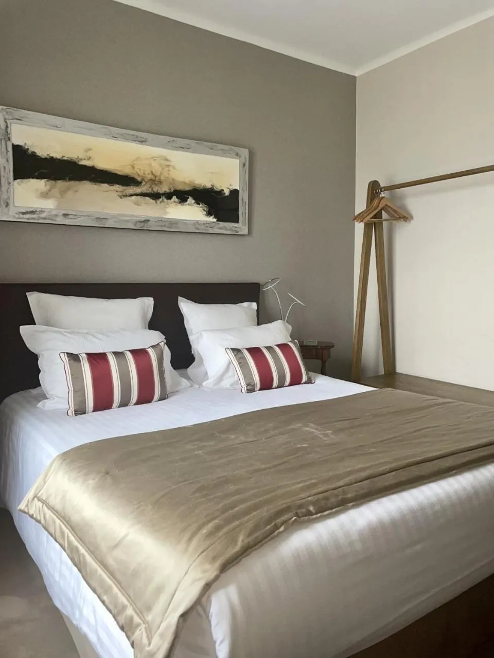 Bed in Hôtel de la Pointe du Grouin