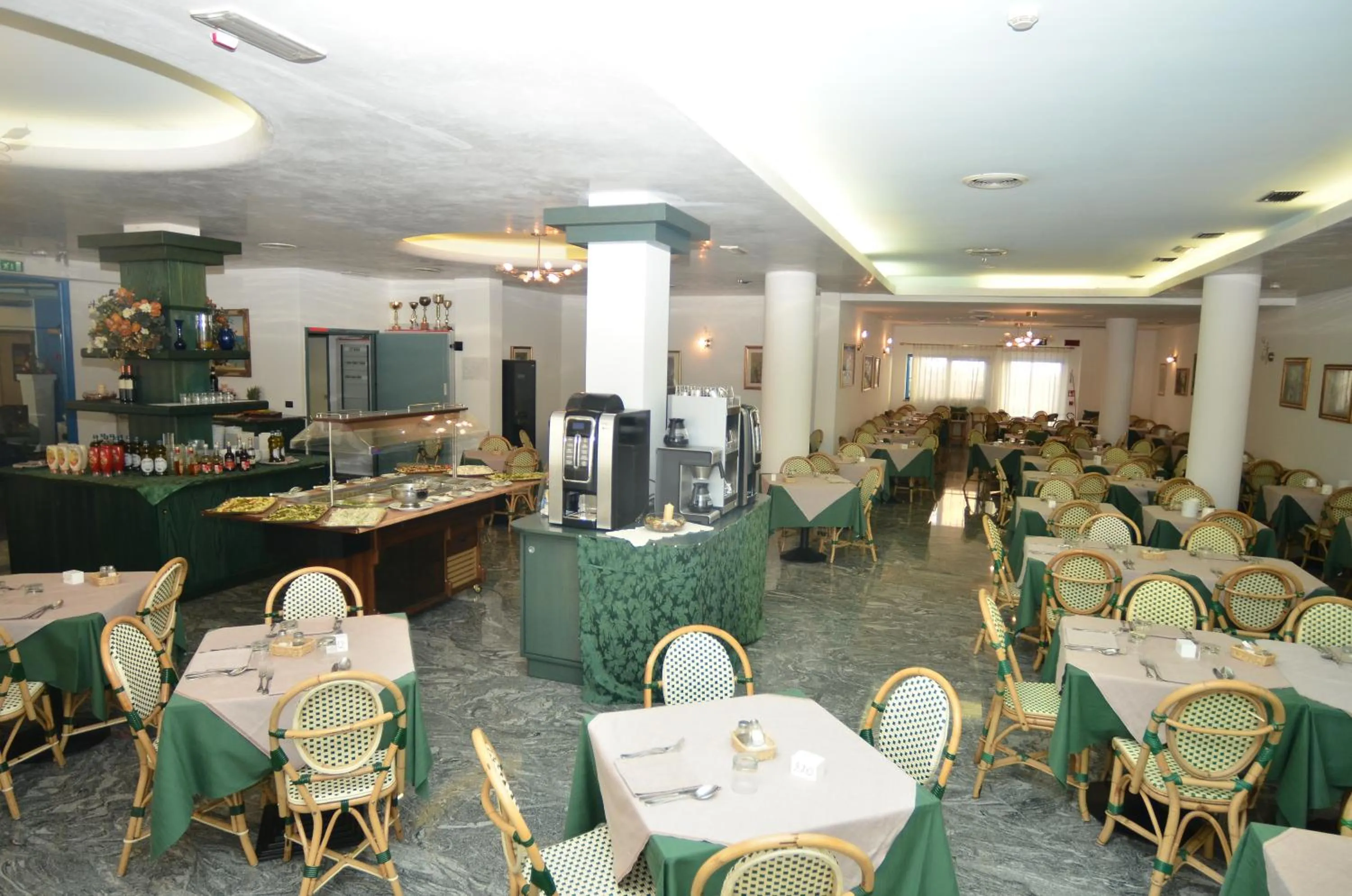 Restaurant/places to eat in Hotel Germania