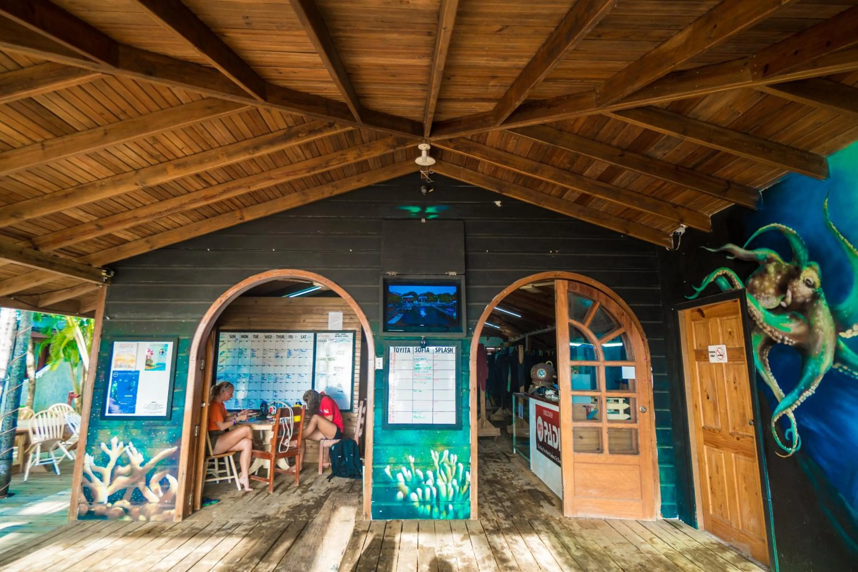 Diving in West End Dive Resort