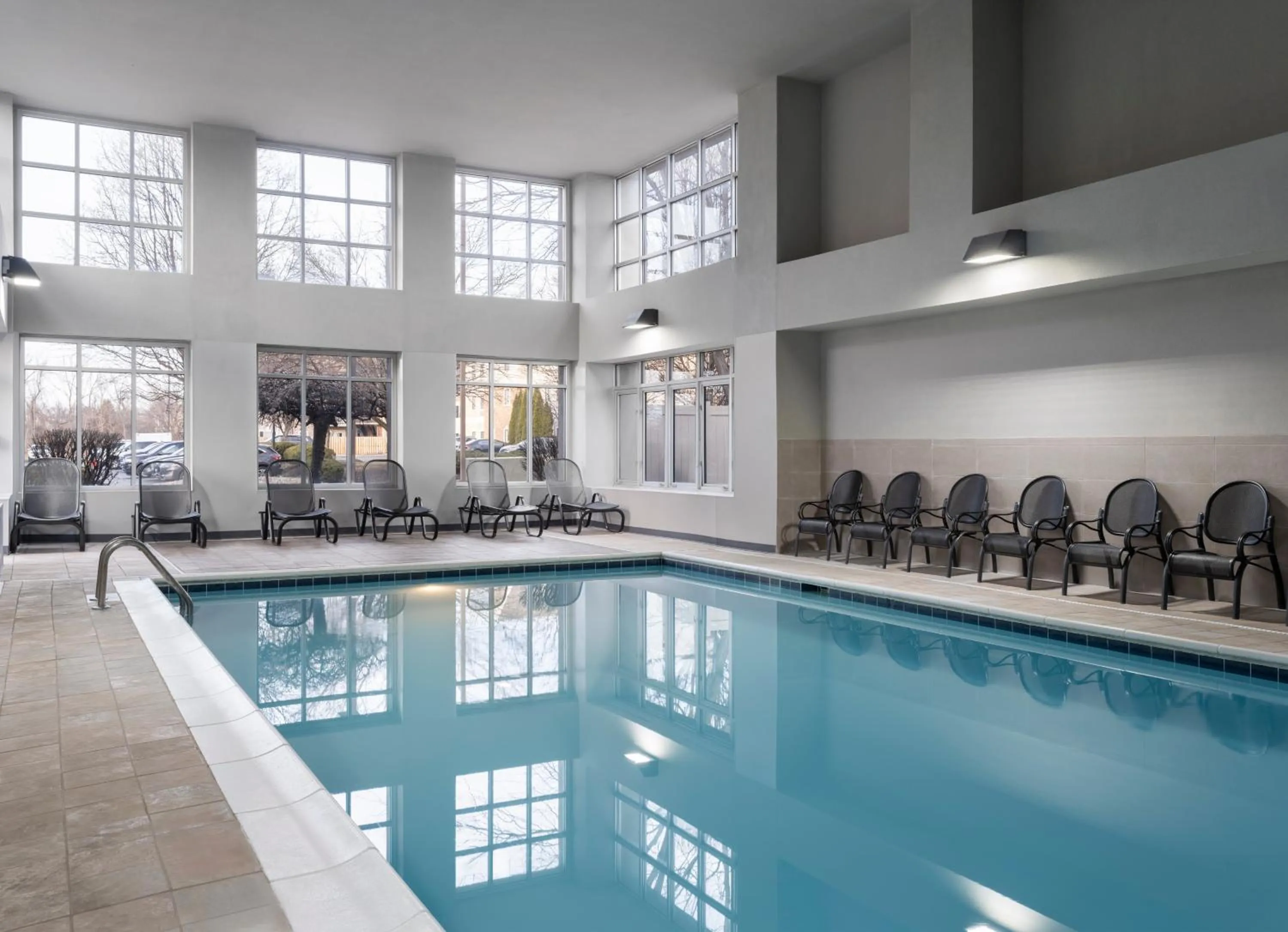 Swimming pool in Homewood Suites Columbus - Airport