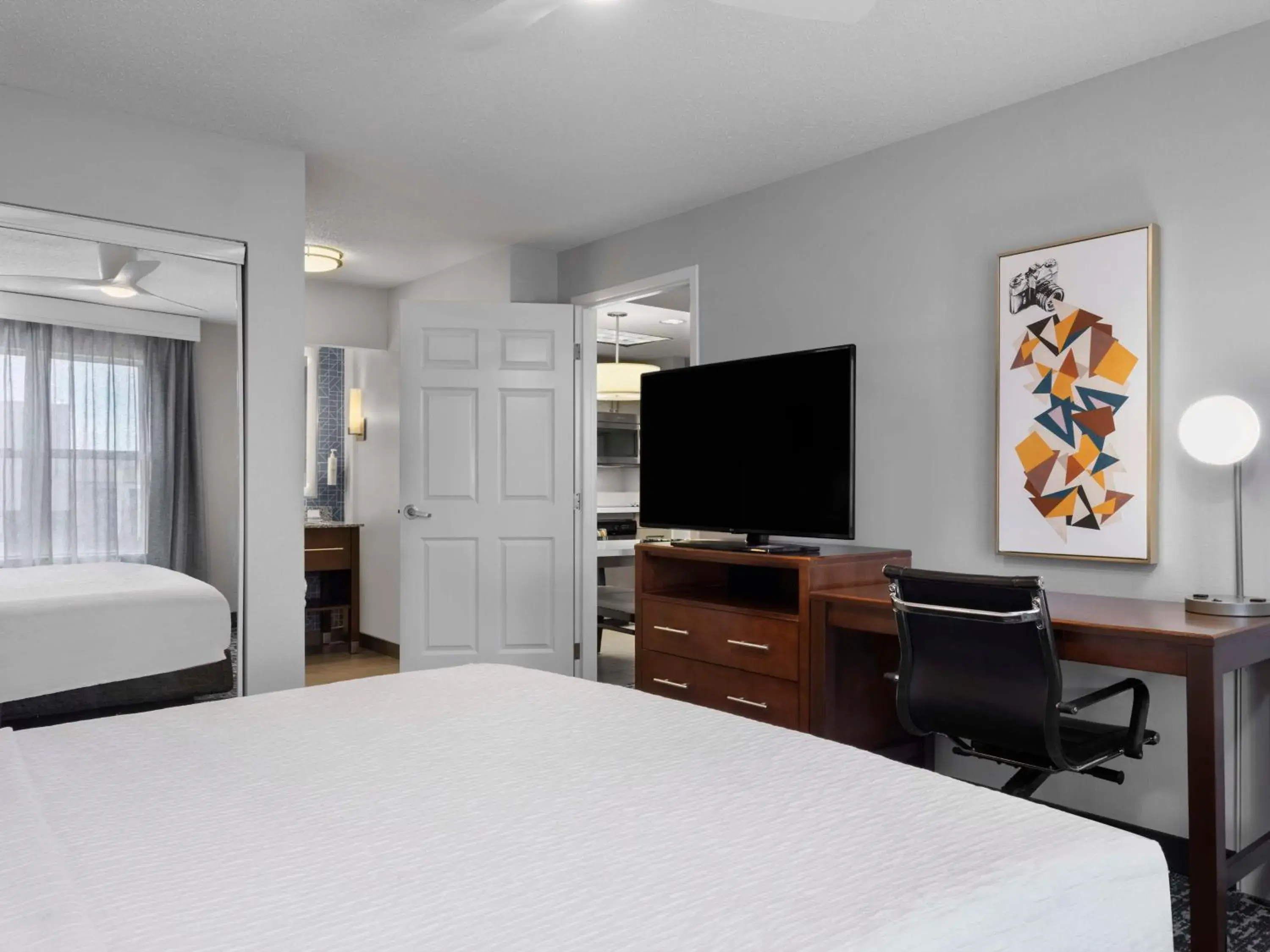 One-Bedroom King Suite - Non-Smoking in Homewood Suites Columbus - Airport One-Bedroom King Suite - Non-Smoking in Homewood Suites Columbus - Airport