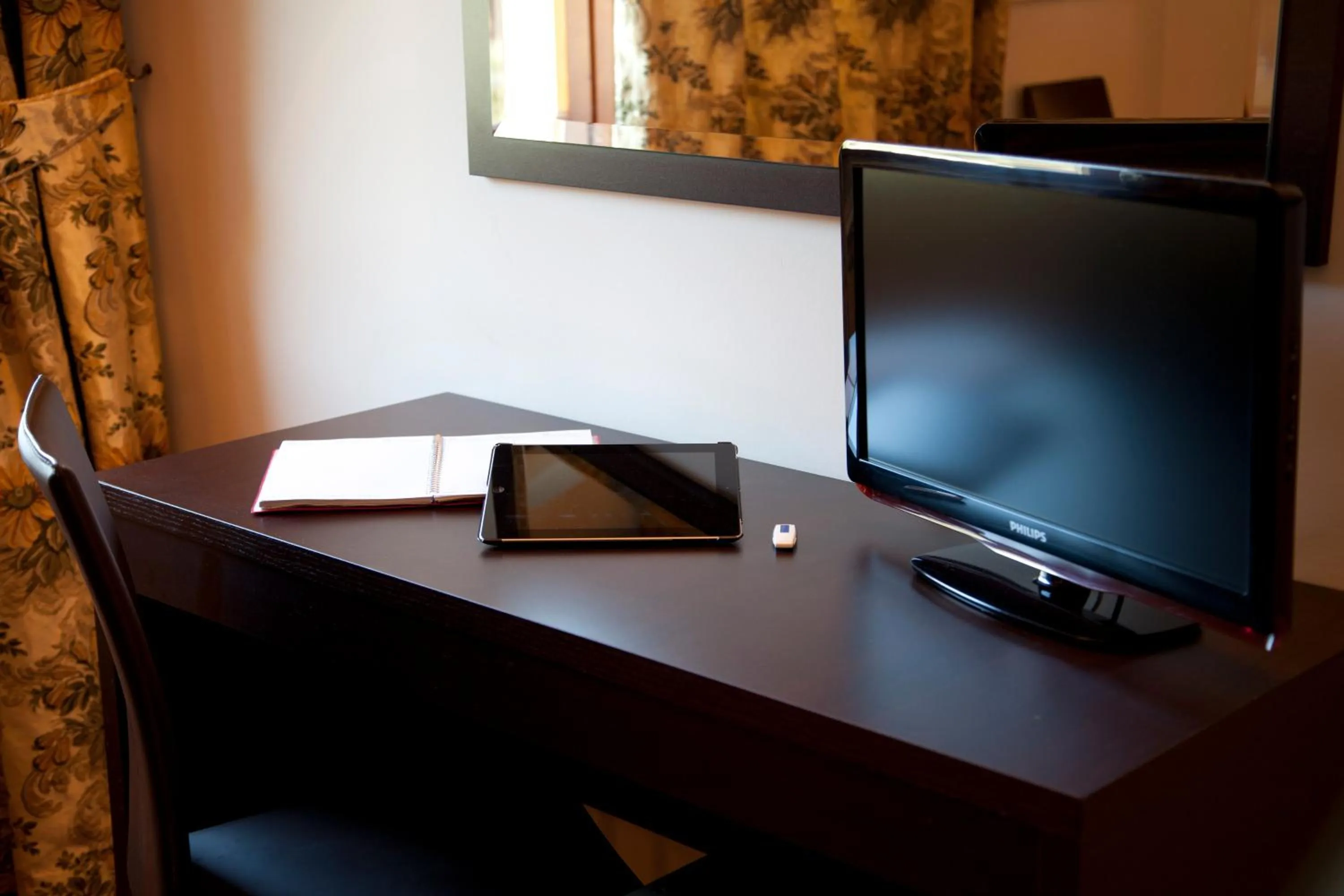 TV and multimedia in Queen Hotel