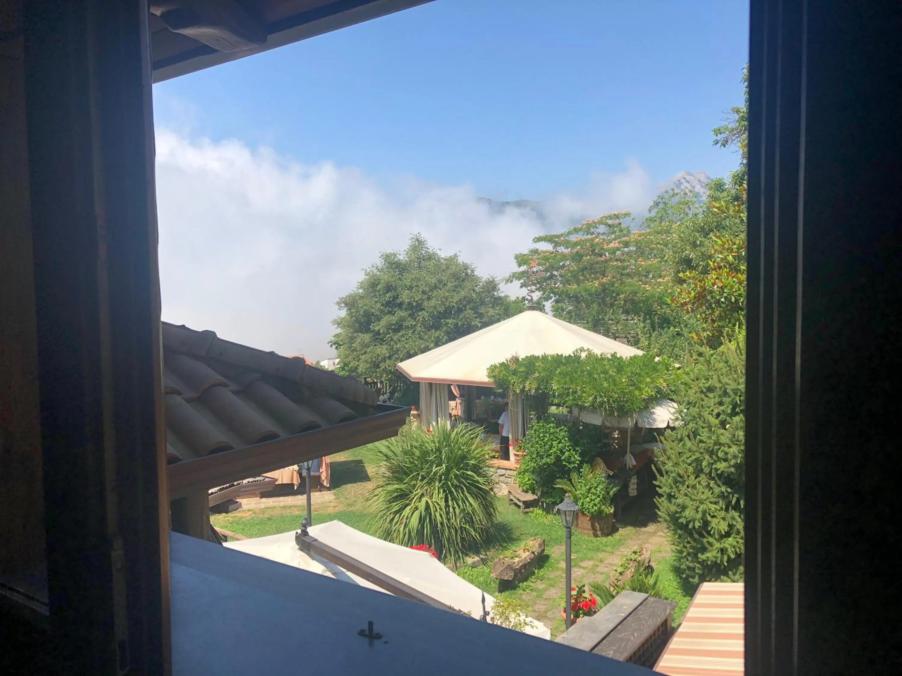 Garden view in Agriturismo La Baita