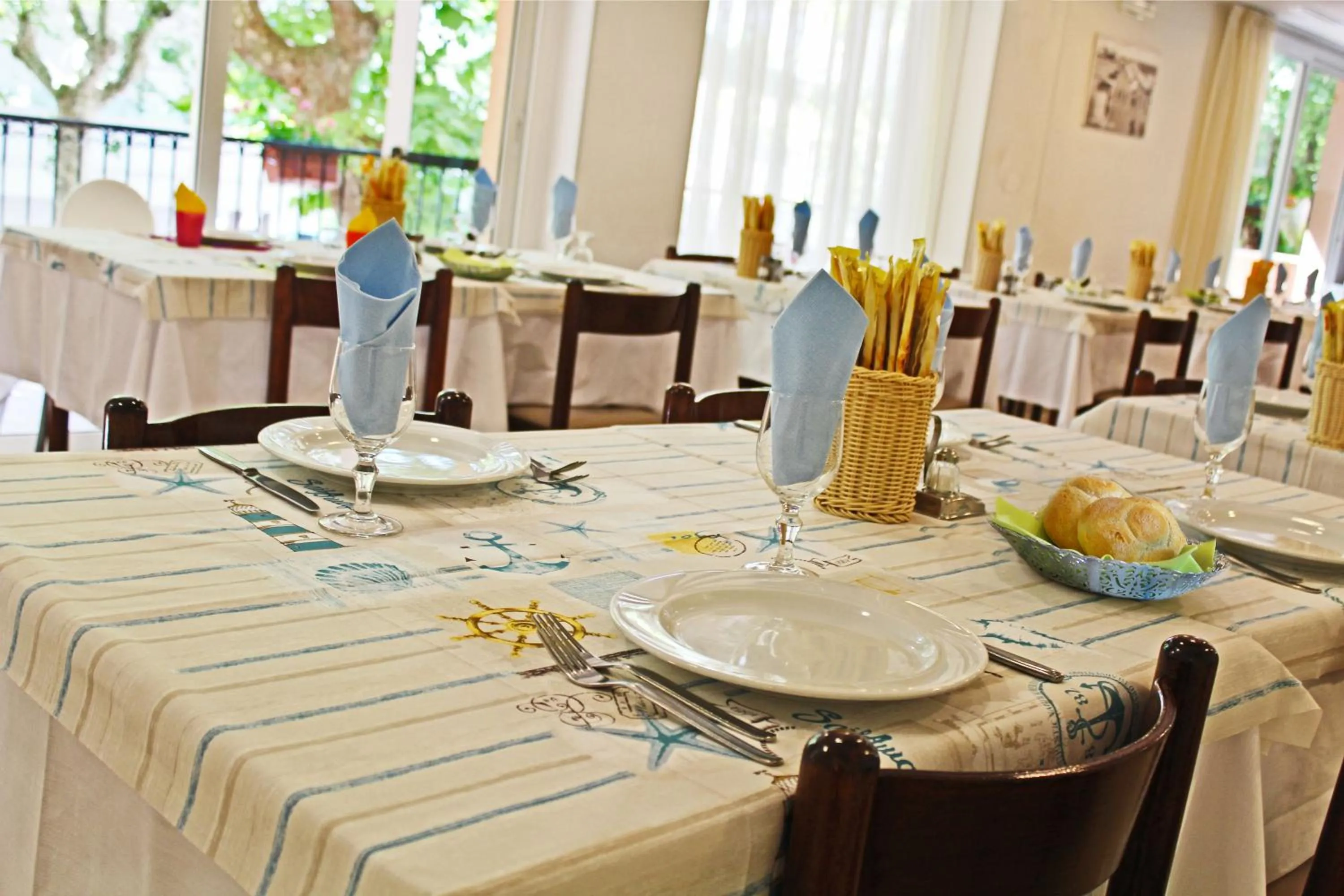 Restaurant/places to eat in Hotel Silvia