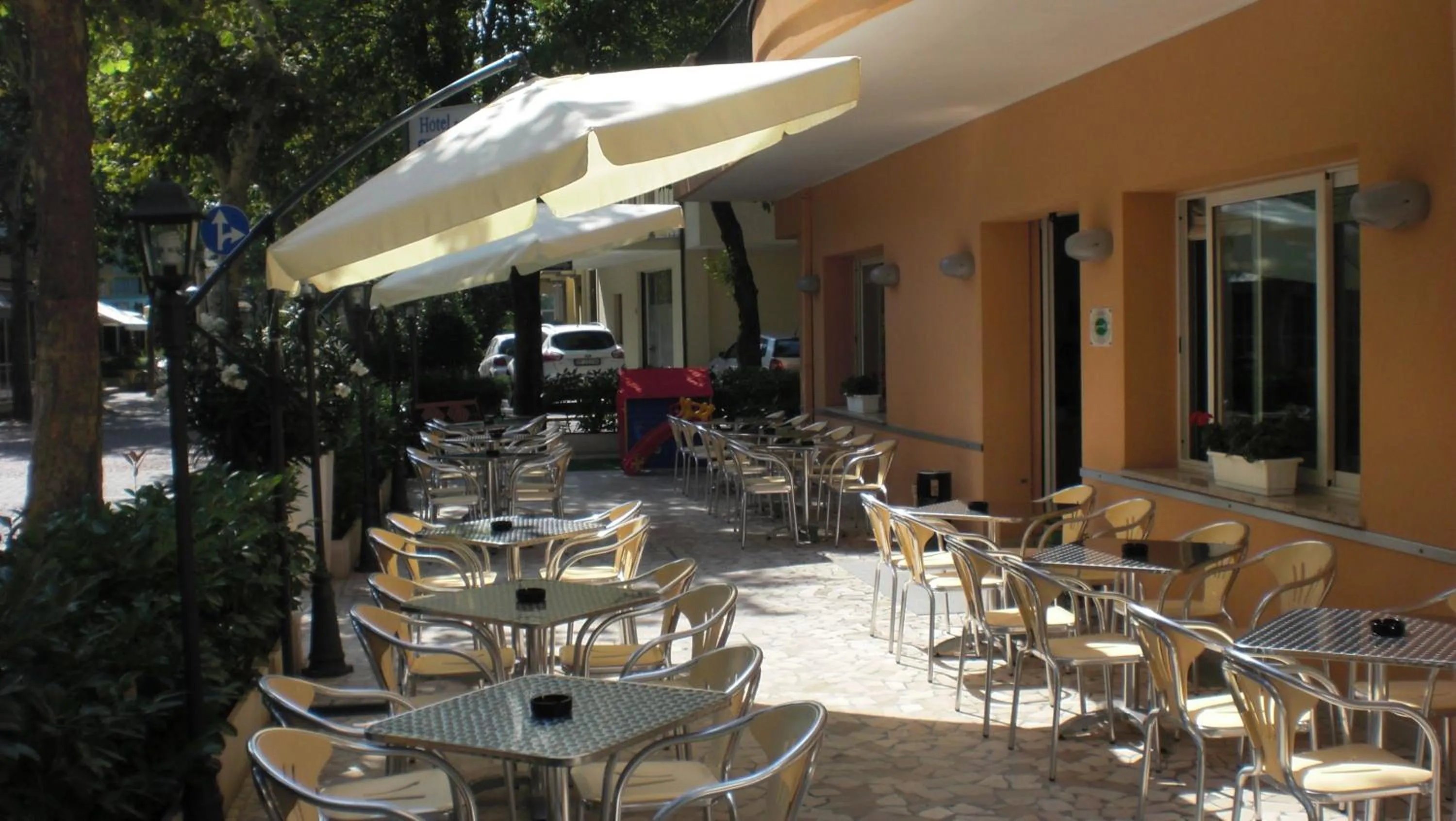 Facade/entrance in Hotel Silvia